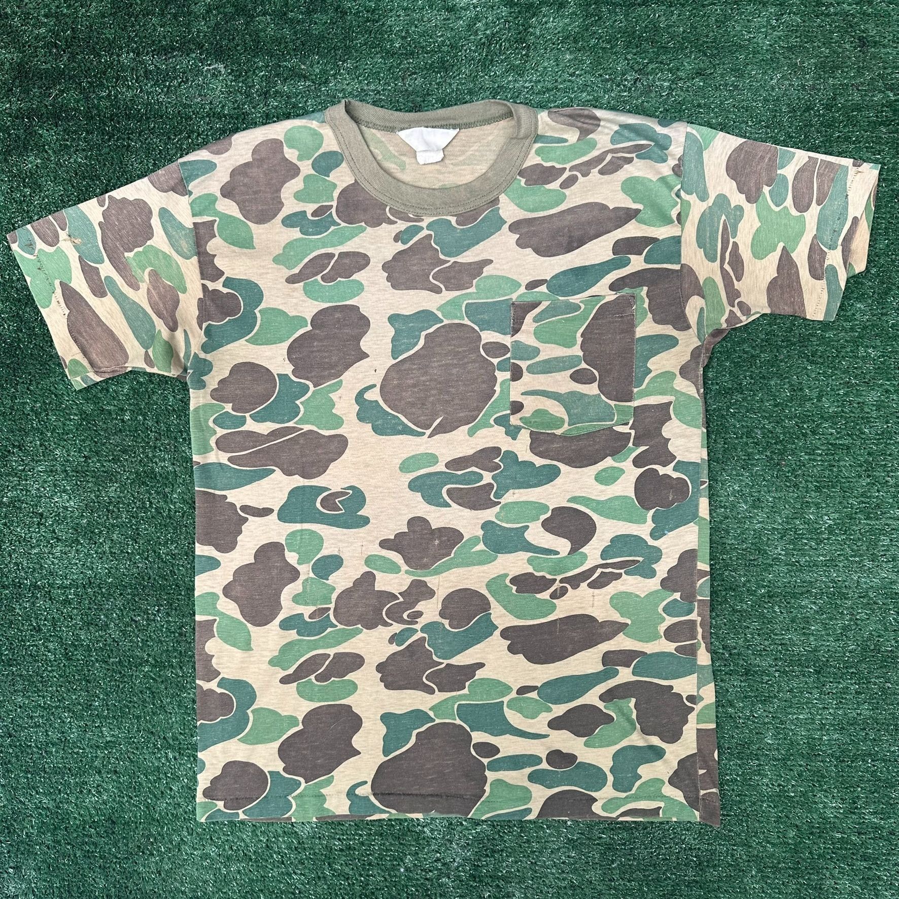 Vintage Vintage 80s Duxbak Duck Camo T-Shirt Paper Thin Single Stitc Size US M / EU 48-50 / 2 - 1 Thumbnail