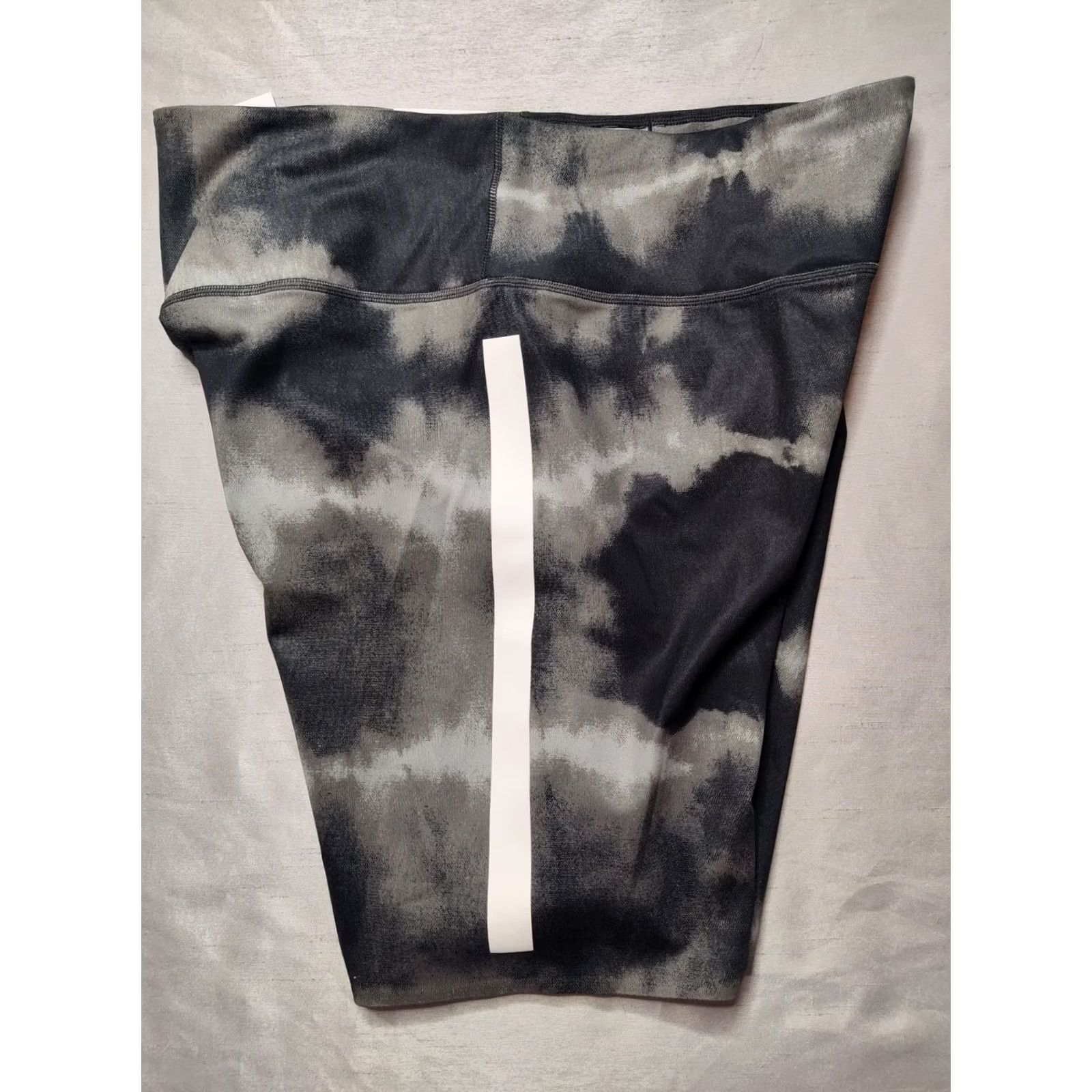 Nike Nike One Luxe DRI-FIT Black Dye Tight Fit 7" Training Shorts Women L NEW Size 36" / US 14 / IT 50 - 3 Thumbnail