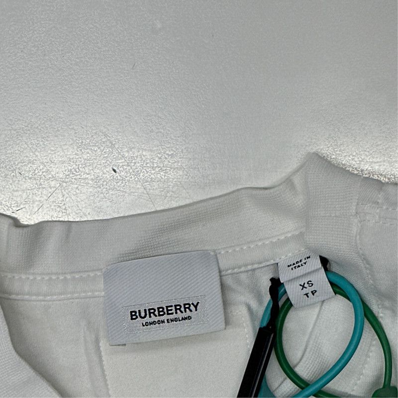 Burberry Burberry White Graffiti Print Cotton T-Shirt 0079 Size US XS / EU 42 / 0 - 1 Thumbnail