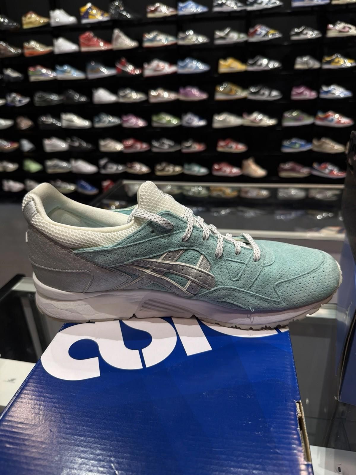 Asics Asics Gel Lyte V Kith Diamond Supply Co Ronnie Fieg 11.5 Size US 11.5 / EU 44-45 - 4 Thumbnail