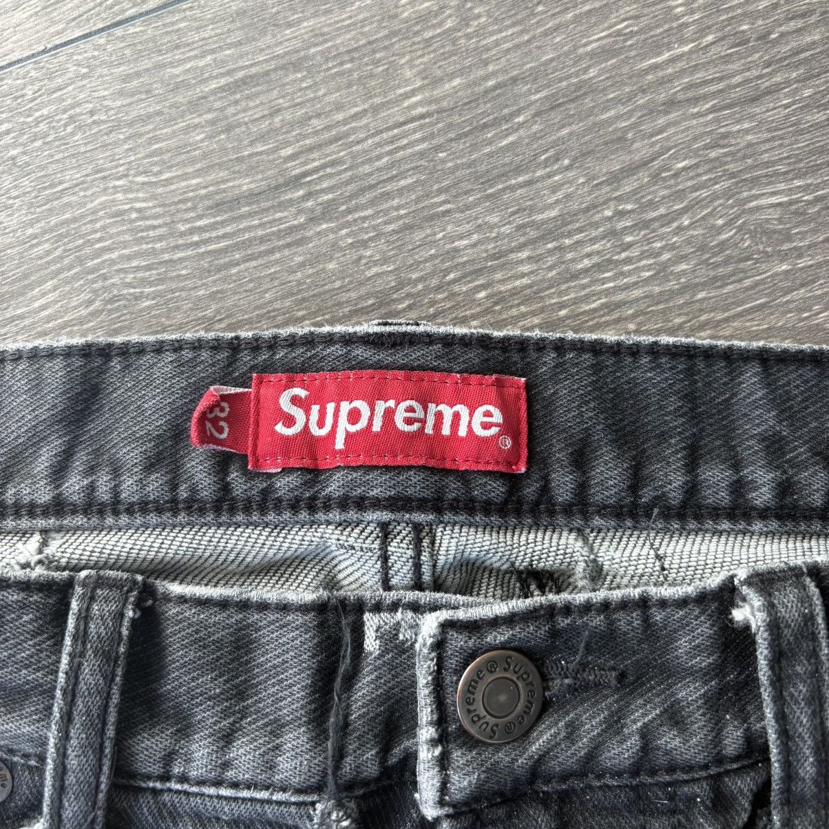 Supreme Supreme distressed all over logo jeans Size US 32 / EU 48 - 3 Thumbnail