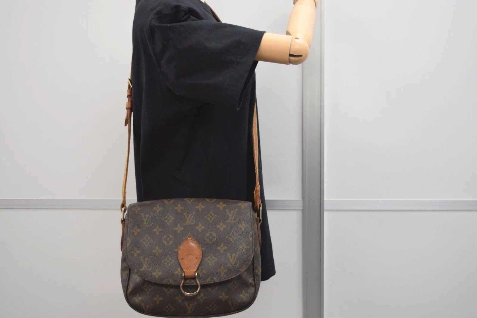 Louis Vuitton Louis Vuitton Saint Cloud GM Monogram Shoulder Bag M51242 Size ONE SIZE - 2 Thumbnail