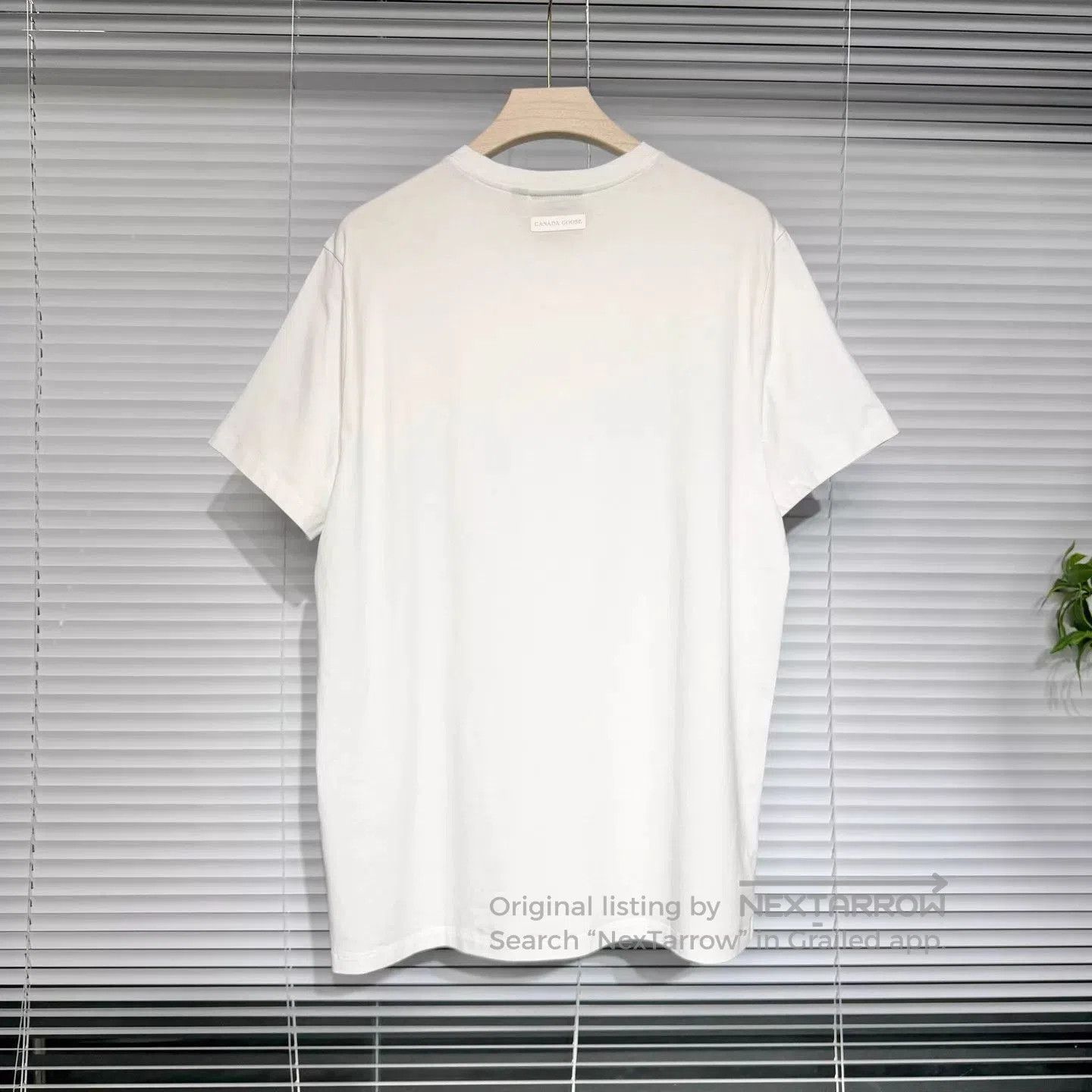 Canada Goose White Short. Size US L / EU 52-54 / 3 - 2 Thumbnail