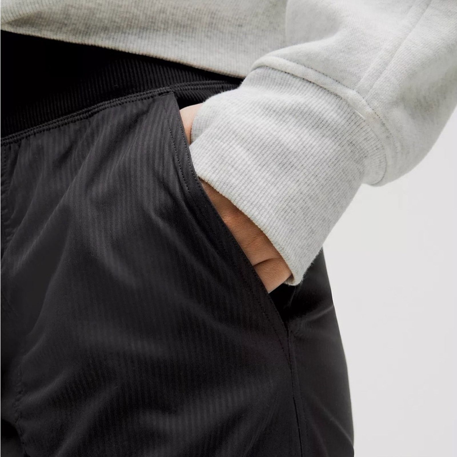 Lululemon New Lululemon Dance Studio Mid Rise Joggees in Black size 0 Size 25" / US 0 / IT 36 - 5 Thumbnail