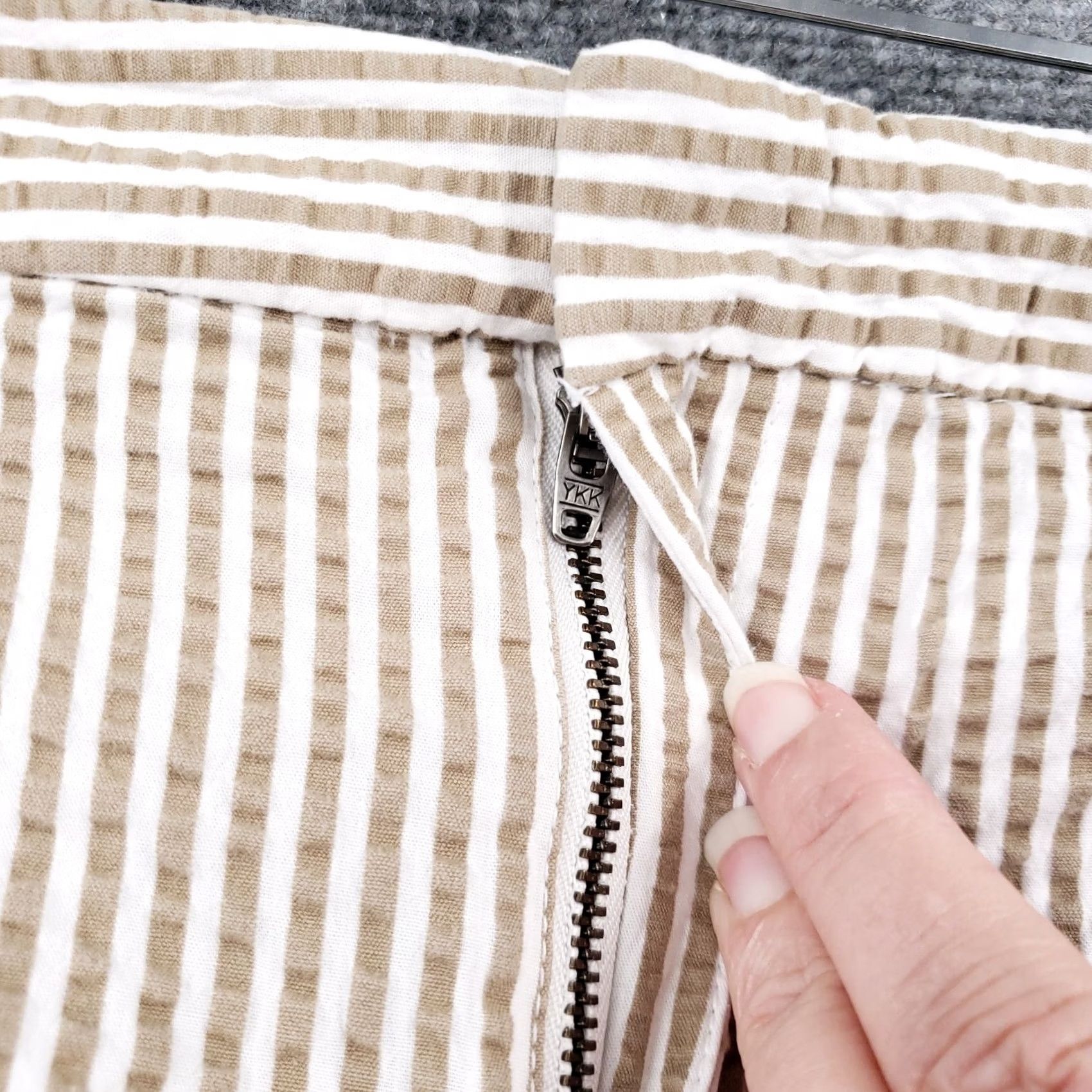 Vintage A New Day Womens Shorts 2 Tan Crinkle Chino Mid-Rise Striped Flat Front Casual Size 26" / US 2 / IT 38 - 6 Thumbnail
