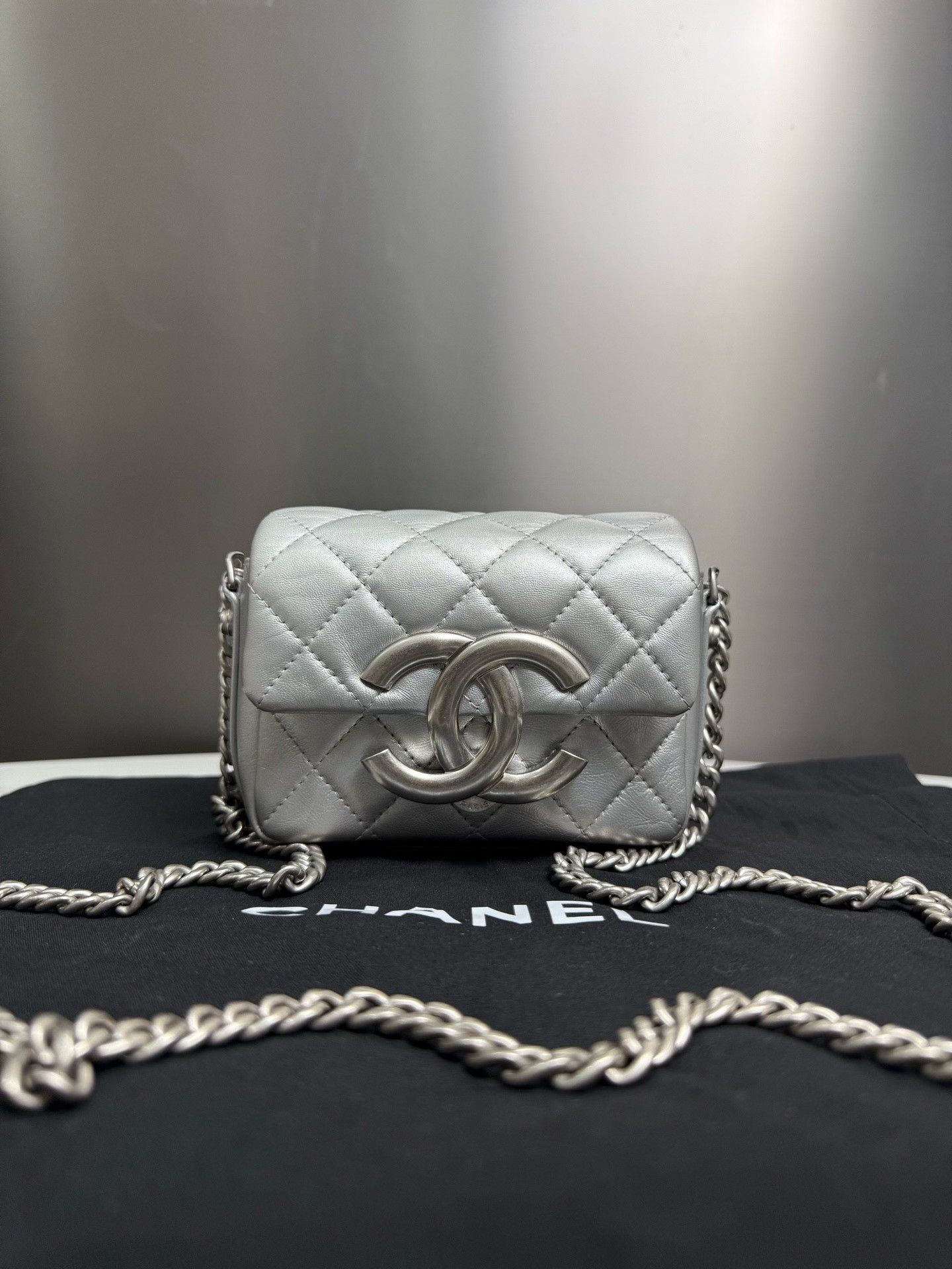 Chanel Pre-loved Bag Very good condition Size ONE SIZE - 1 Thumbnail