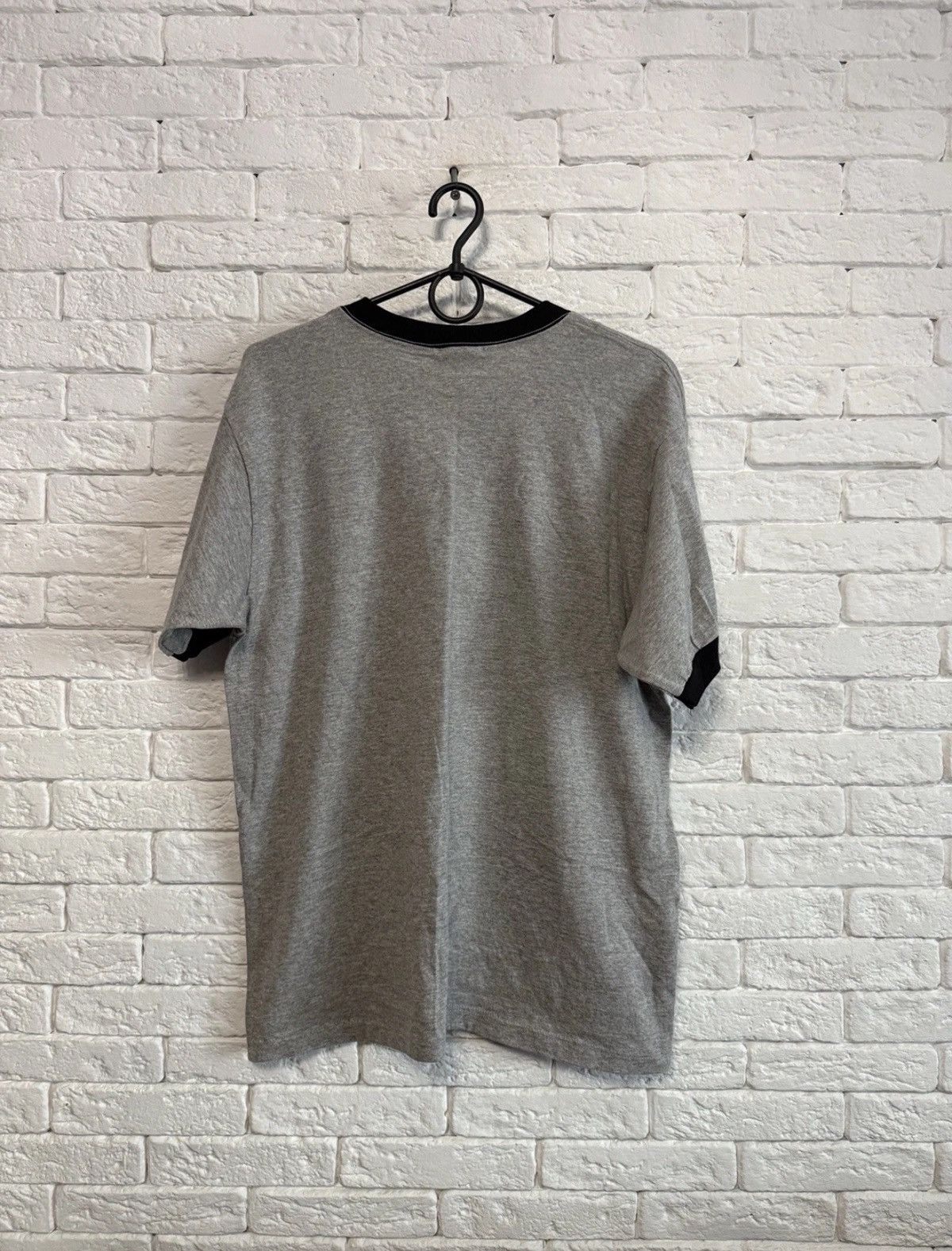 Nike Vintage Nike T-shirt Huge Logo Tee Sz M Size US M / EU 48-50 / 2 - 5 Thumbnail