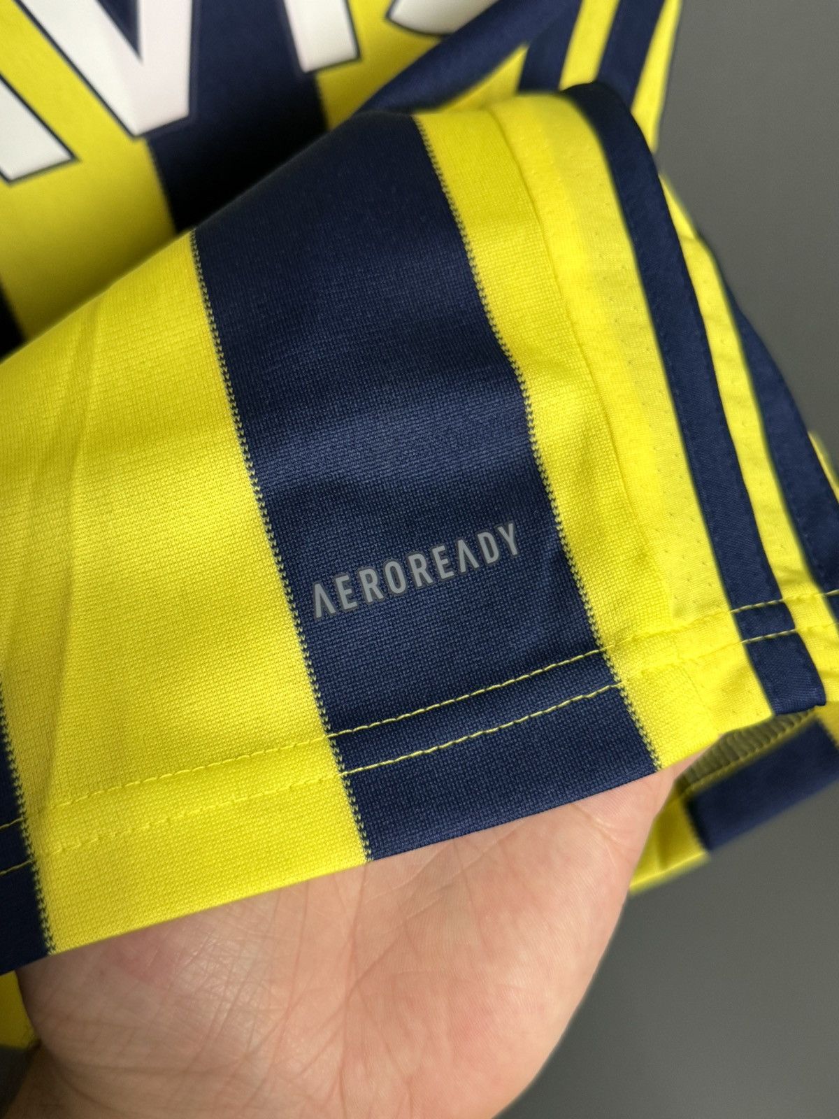 Adidas KIDS New Fenerbahce 20/21 Home Football Jersey T-Shirt Size US XS / EU 42 / 0 - 7 Thumbnail