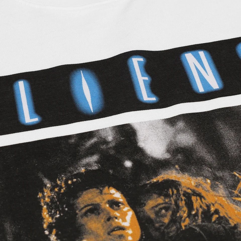 Japanese Brand Aliens t-shirt classic horror movie Size US M / EU 48-50 / 2 - 3 Thumbnail