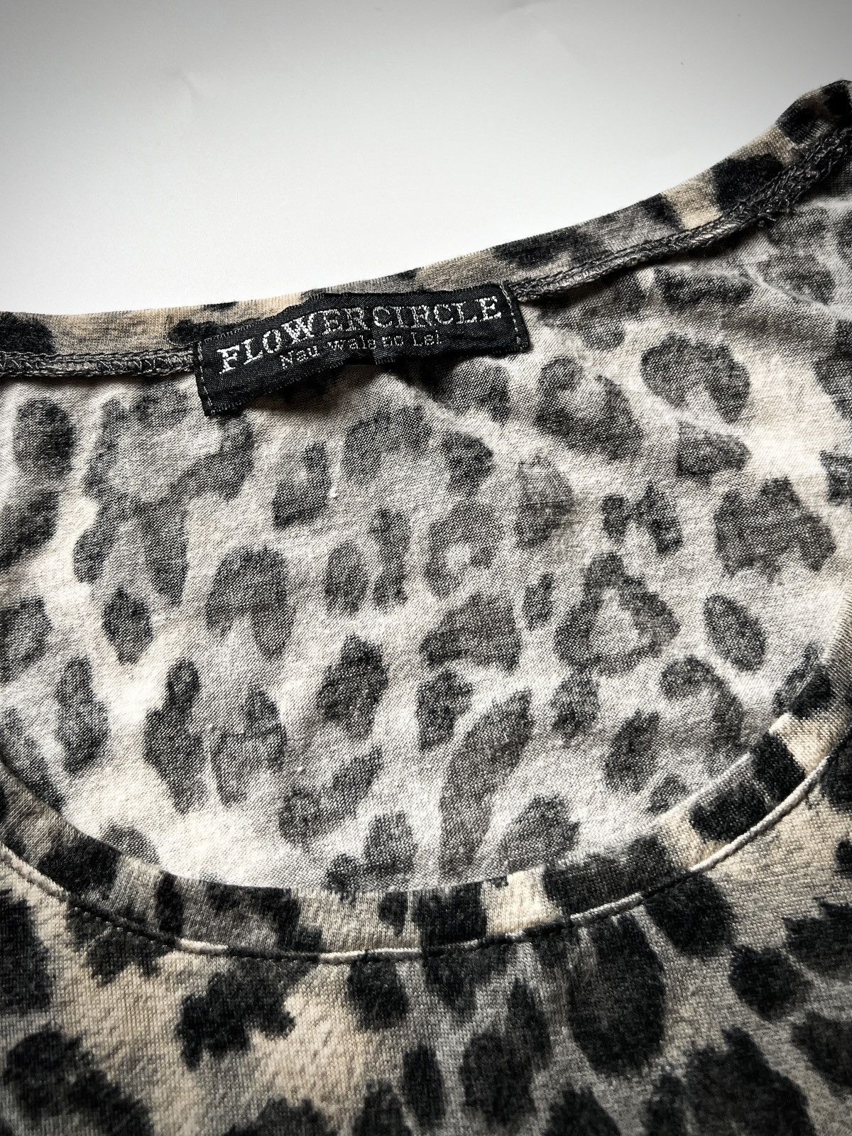 Japanese Brand FLOWER CIRCLE Leopard Print Tee Grunge Y2K Gyaru 00s Size M / US 6-8 / IT 42-44 - 4 Thumbnail