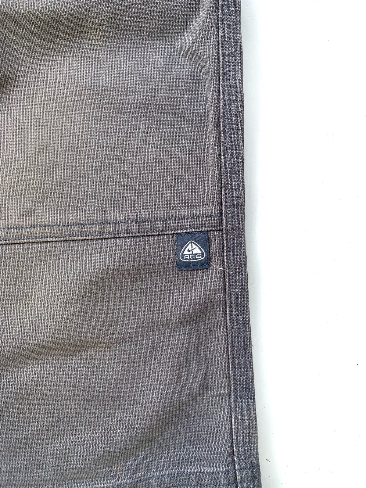 Nike ACG × Vintage 2000s Nike ACG Carpenter Shorts Size US 28 / EU 44 - 4 Thumbnail