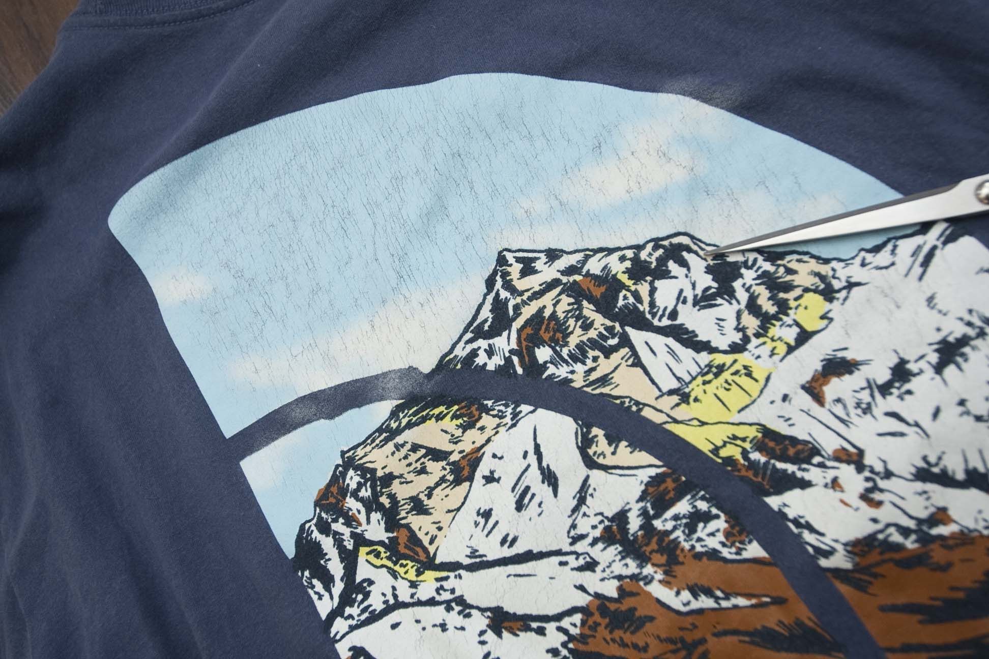 The North Face The North Face T Shirt Long-Sleeve Size L Mountain Graphic Size US L / EU 52-54 / 3 - 2 Thumbnail