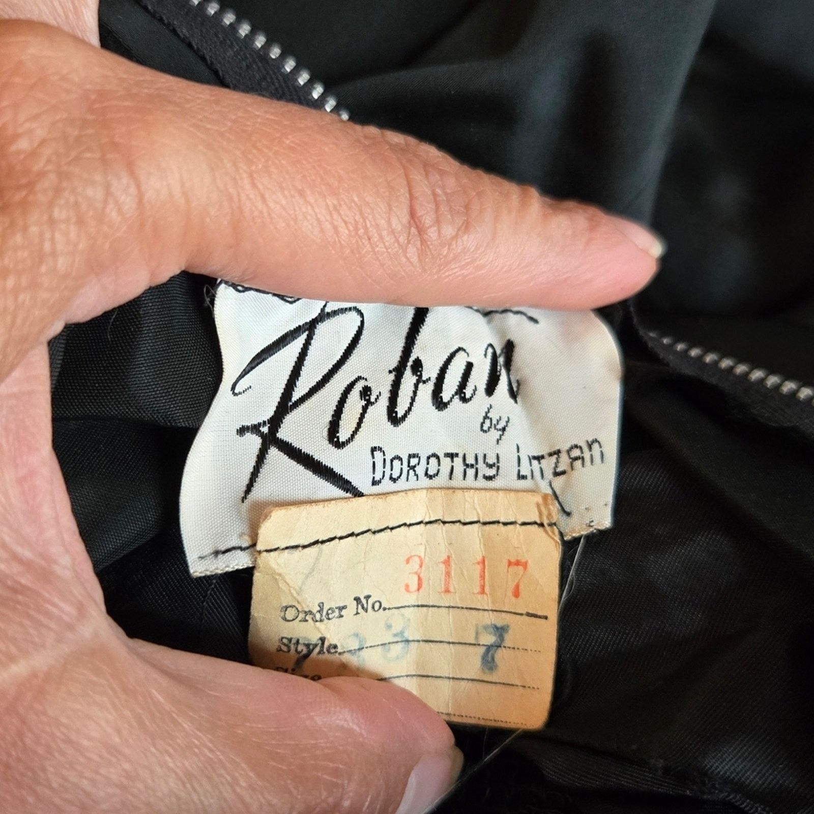 Other 50s 60s Roban by Dorothy Litzan black velvet cocktail dress Size S / US 4 / IT 40 - 5 Thumbnail