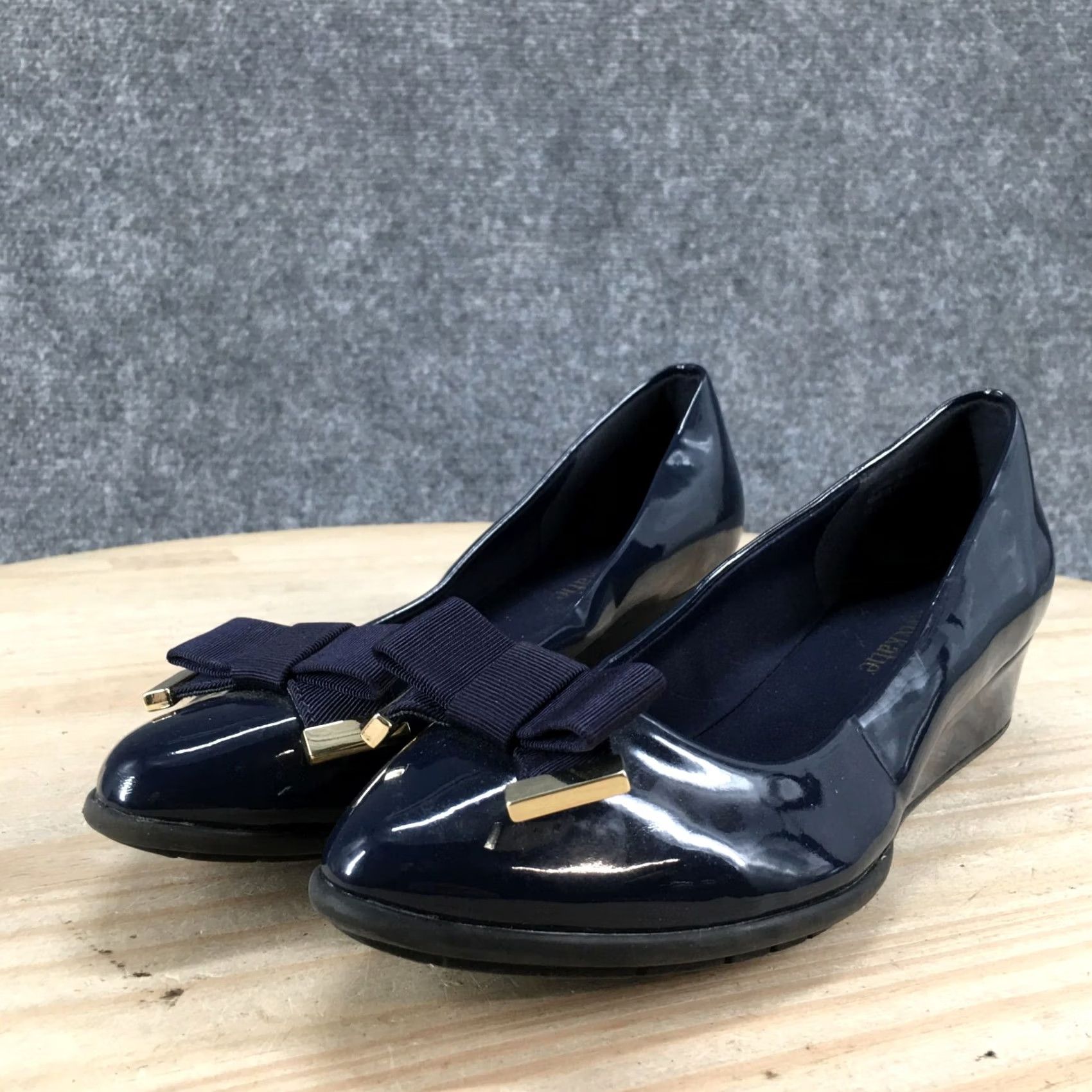 Vintage Kelly And Katie Heels Womens 5.5 Bow Slip On Low Wedge Pumps Blue Faux Leather Slip On Bow Pump Womens 5.5 Blue Size US 6 / IT 36 - 4 Thumbnail