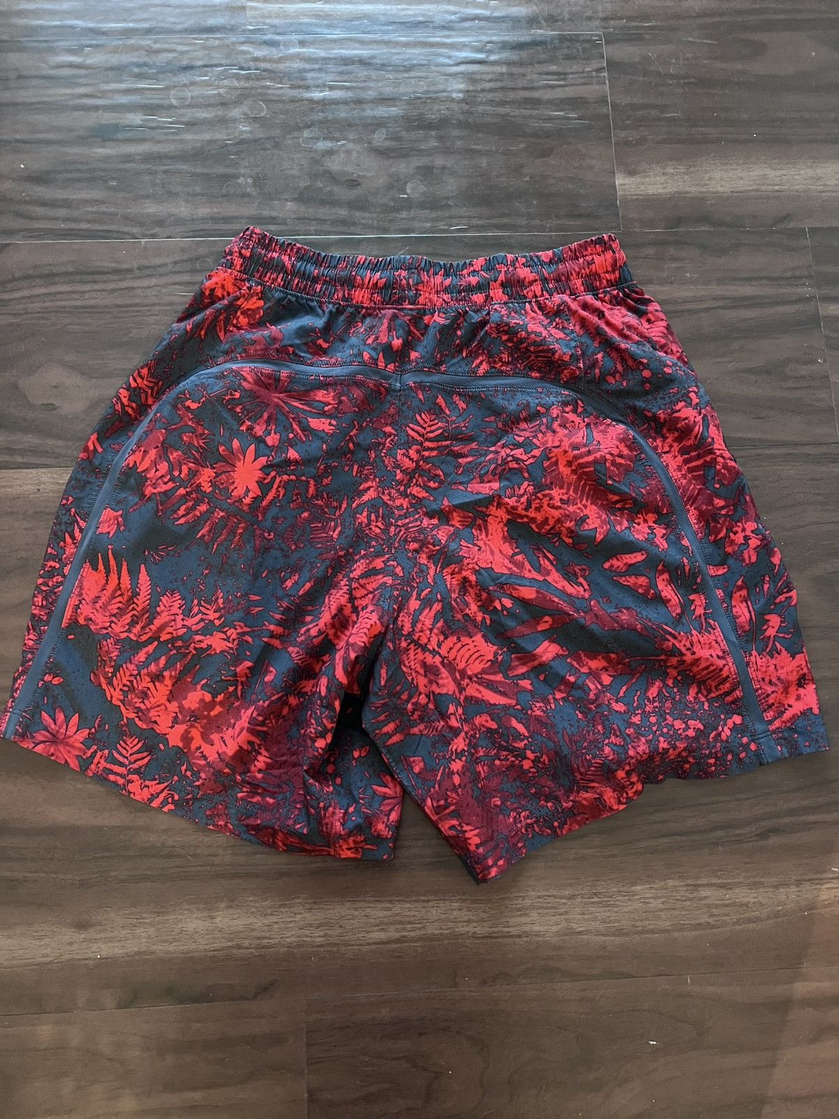 Lululemon Lululemon Shorts Size US 30 / EU 46 - 2 Thumbnail