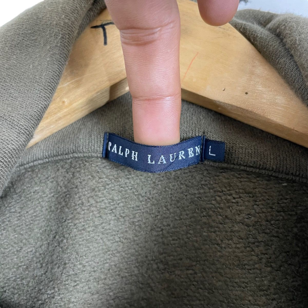 Ralph Lauren Vintage Ralph Lauren Turtle Neck Sweatshirt Women Sun Faded Size M / US 6-8 / IT 42-44 - 9 Thumbnail
