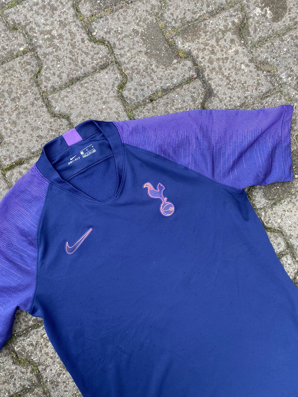 Nike × Vintage Vintage Nike Tottenham 2019/20 Soccer Jersey Size US M / EU 48-50 / 2 - 2 Thumbnail