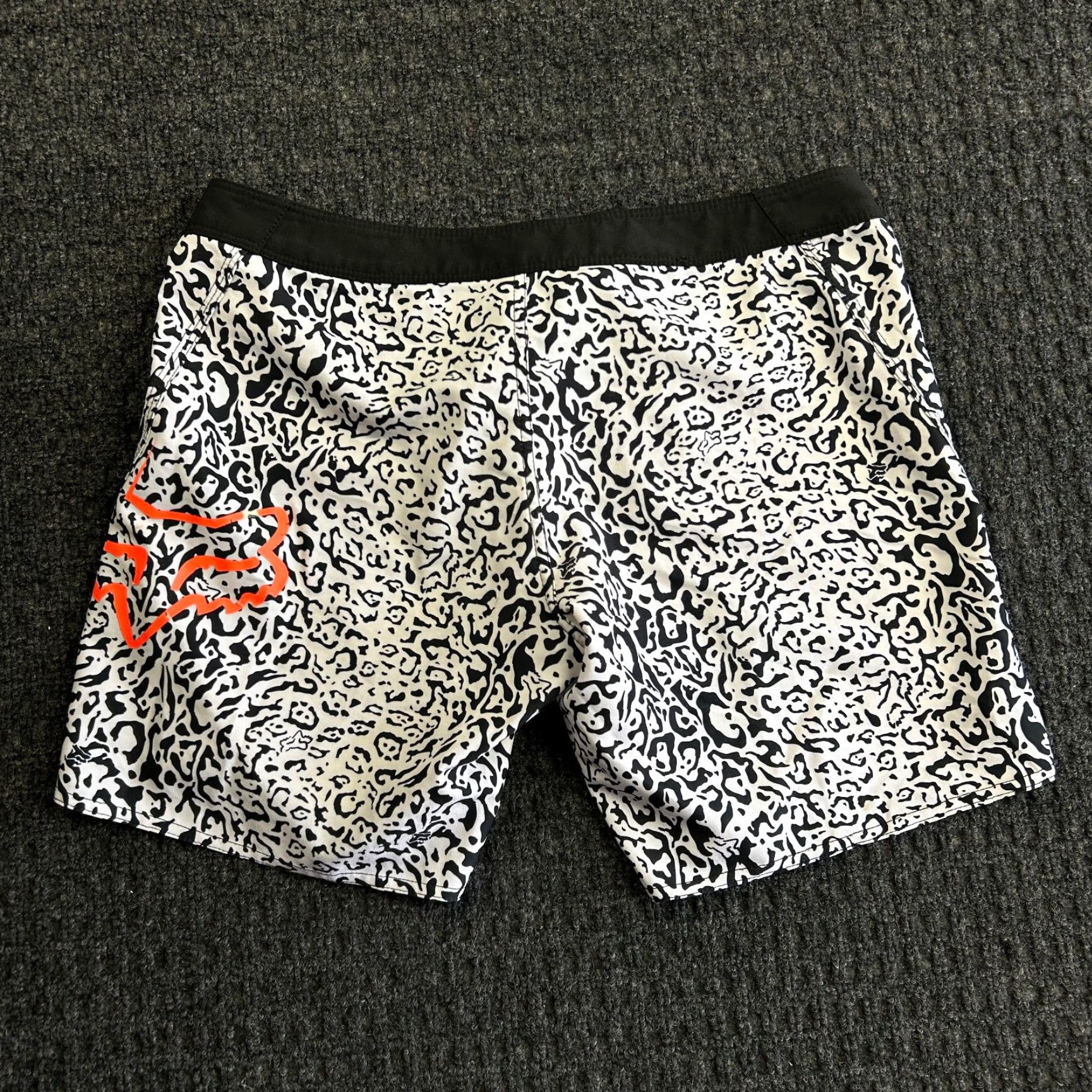 Fox Racing VINTAGE Fox Racing H2O Womens Board Shorts Swim Trunks Leopard Print Black White Size 30" / US 8 / IT 44 - 3 Thumbnail