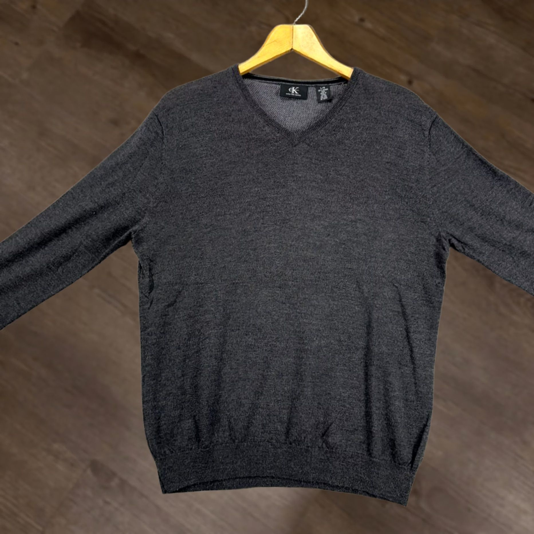 Calvin Klein Calvin Klein Sweater Mens Large Gray 100% Merino Wool V-Neck Knit Pullover Adult L Gray Size US L / EU 52-54 / 3 - 1 Thumbnail