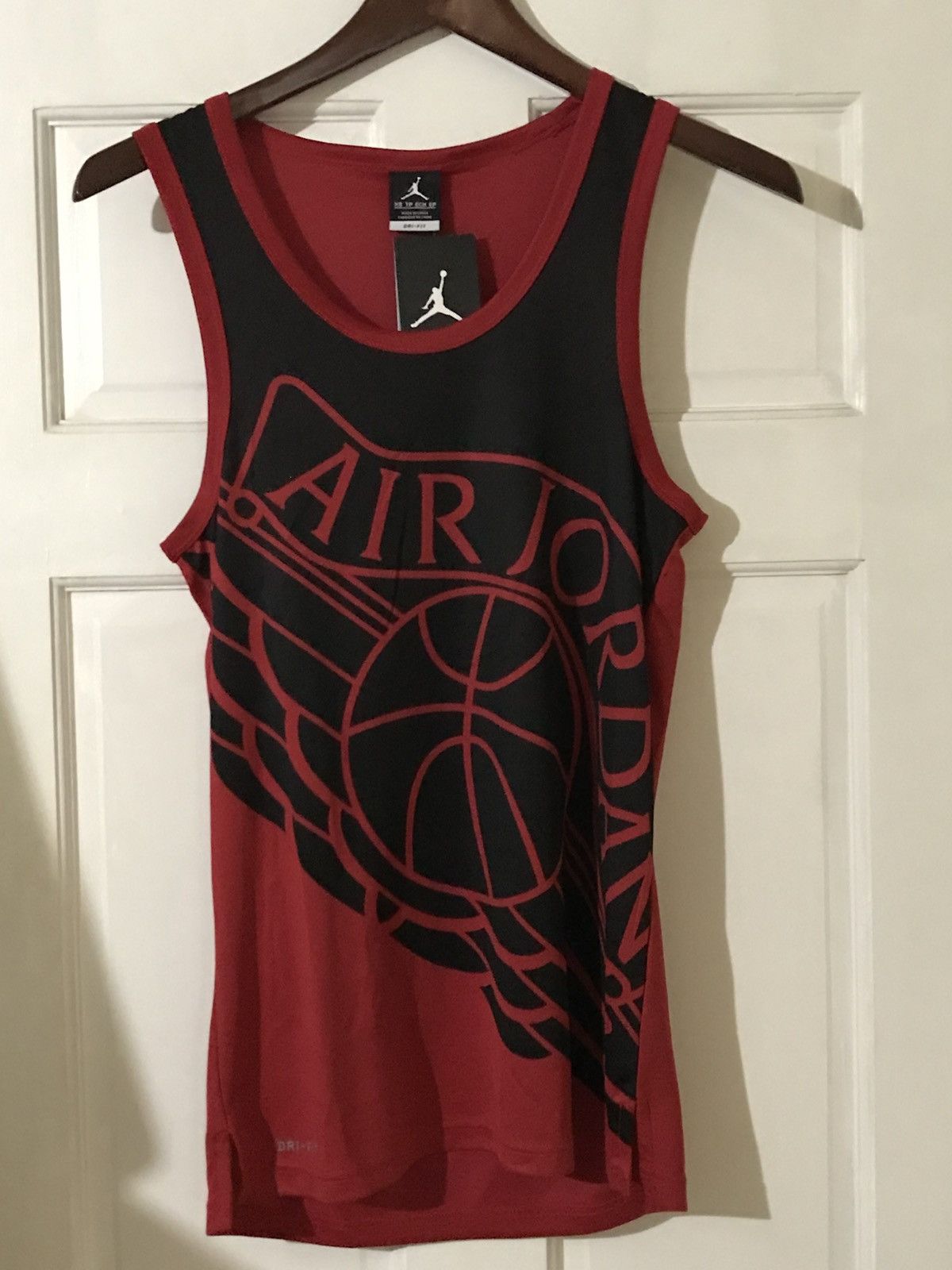 Jordan Brand Air Jordan Red and Black Wing Logo Tank Top Size XS Size US XS / EU 42 / 0 - 2 Thumbnail