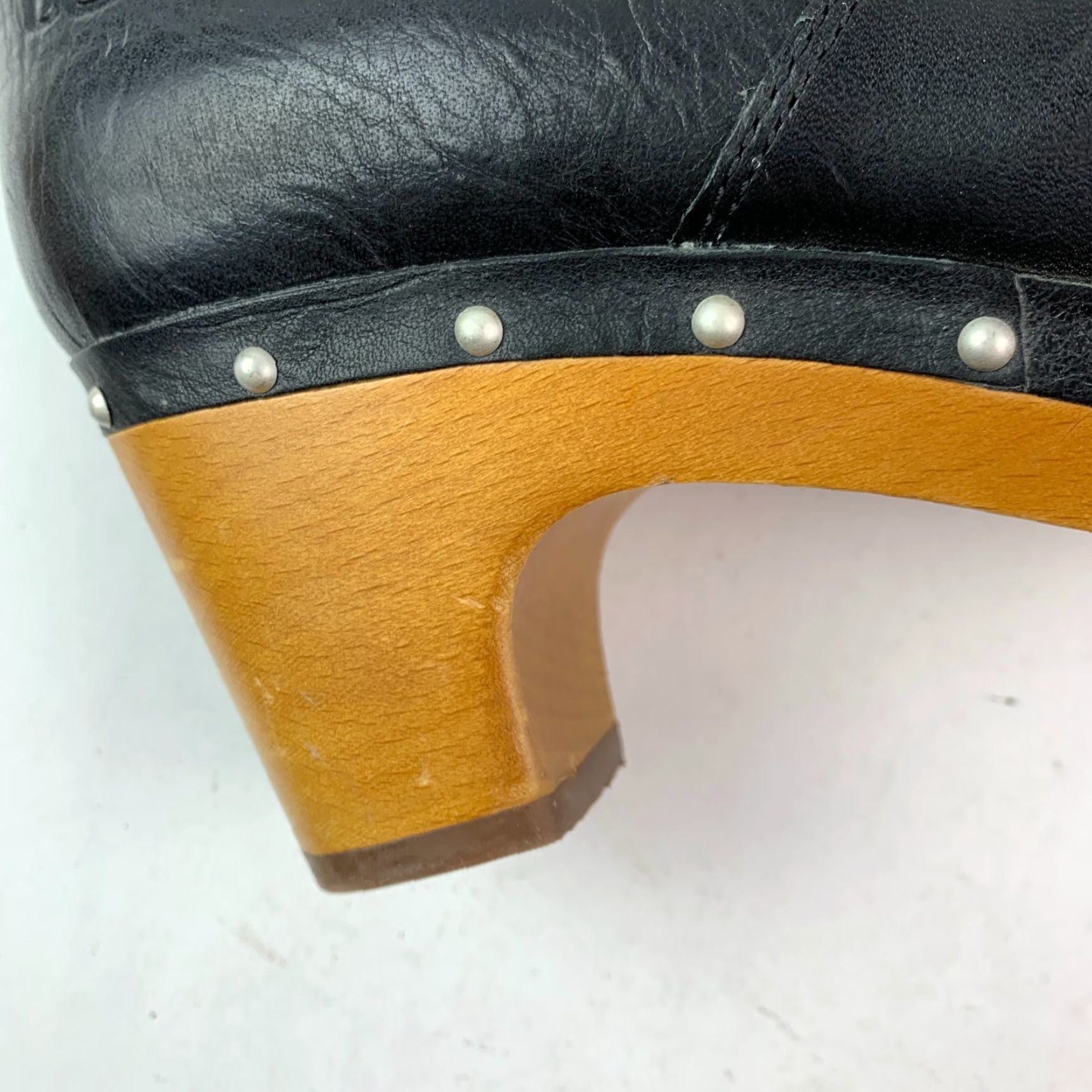 Ugg UGG Lynnae Black Studded Fold Over Clogs Boots Size 8 Women Leather Heel Block Studded Vintage No Size US 8 / IT 38 - 6 Thumbnail