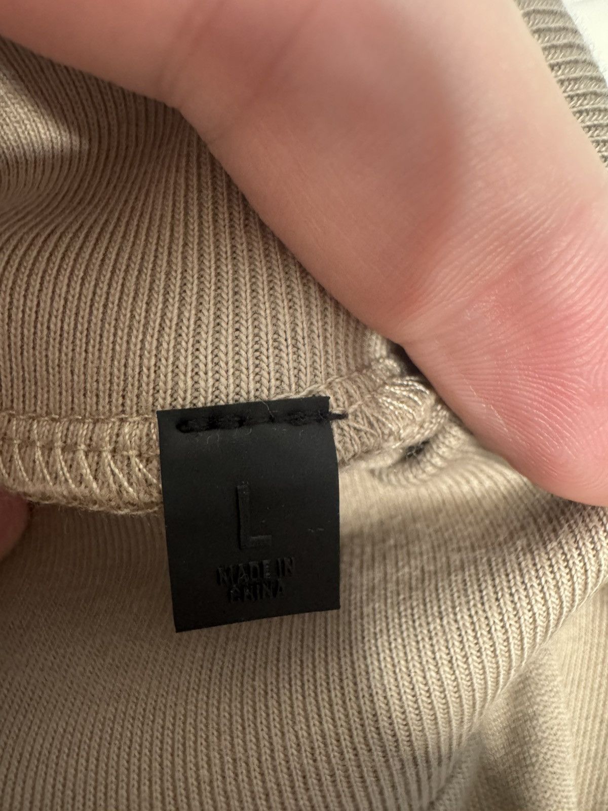 Fear of God Fear of God ESSENTIALS Short Sleeve Mock Neck shirt Size US L / EU 52-54 / 3 - 6 Thumbnail