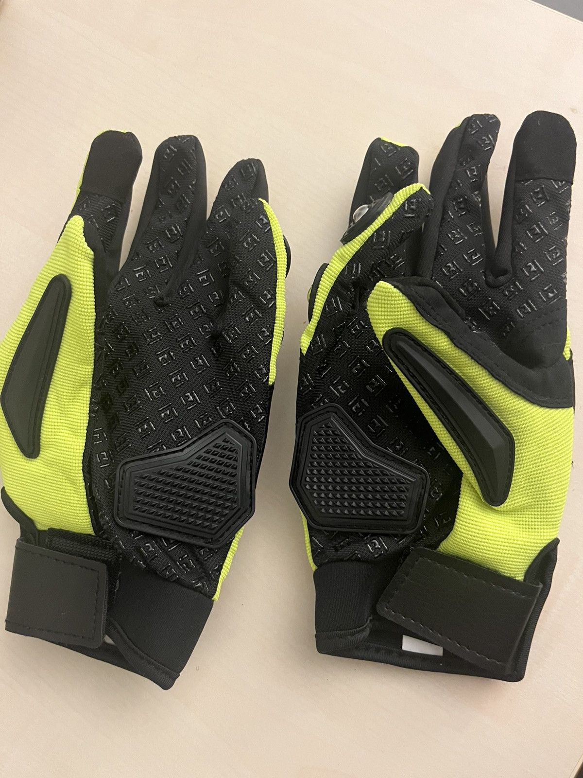Designer New Club Prngrphy Gloves Size ONE SIZE - 2 Thumbnail