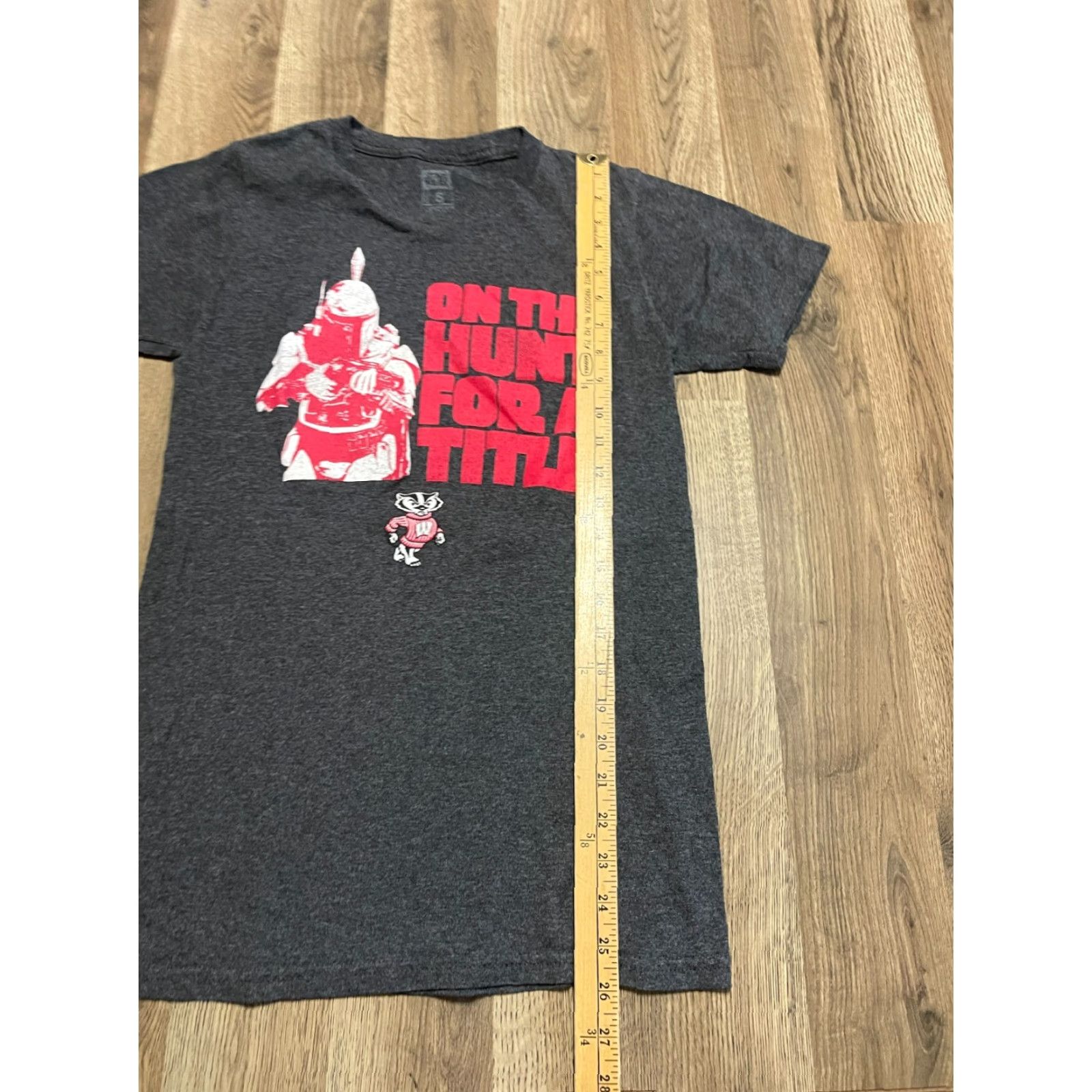 Star Wars VINTAGE Star Wars Shirt Mens Small Black Wisconsin Badger On the Hunt for a Title Shirt Size US S / EU 44-46 / 1 - 7 Thumbnail