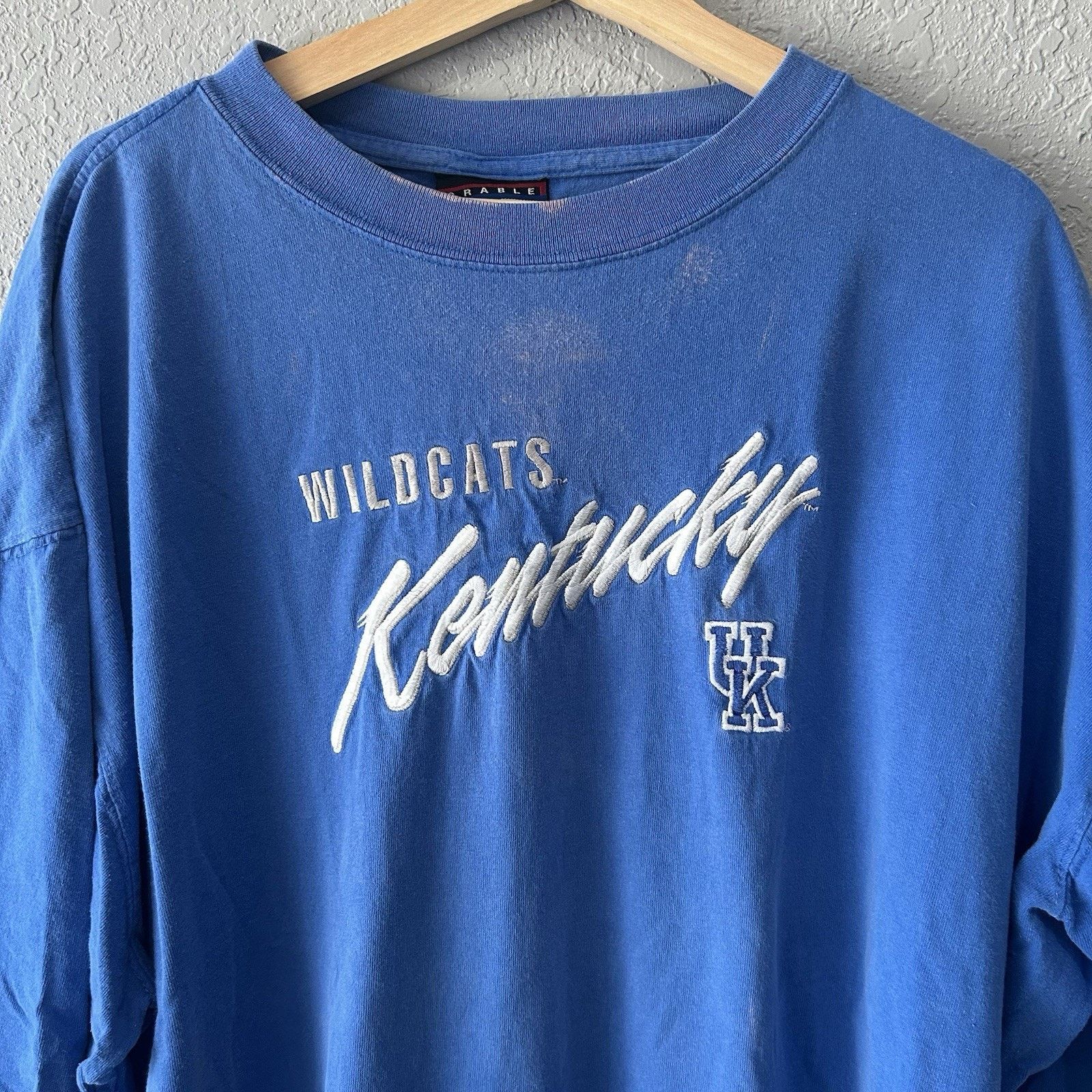 Vintage Vintage Embroidered University Of Kentucky Wildcats Tshirt M Size US XXL / EU 58 / 5 - 2 Thumbnail