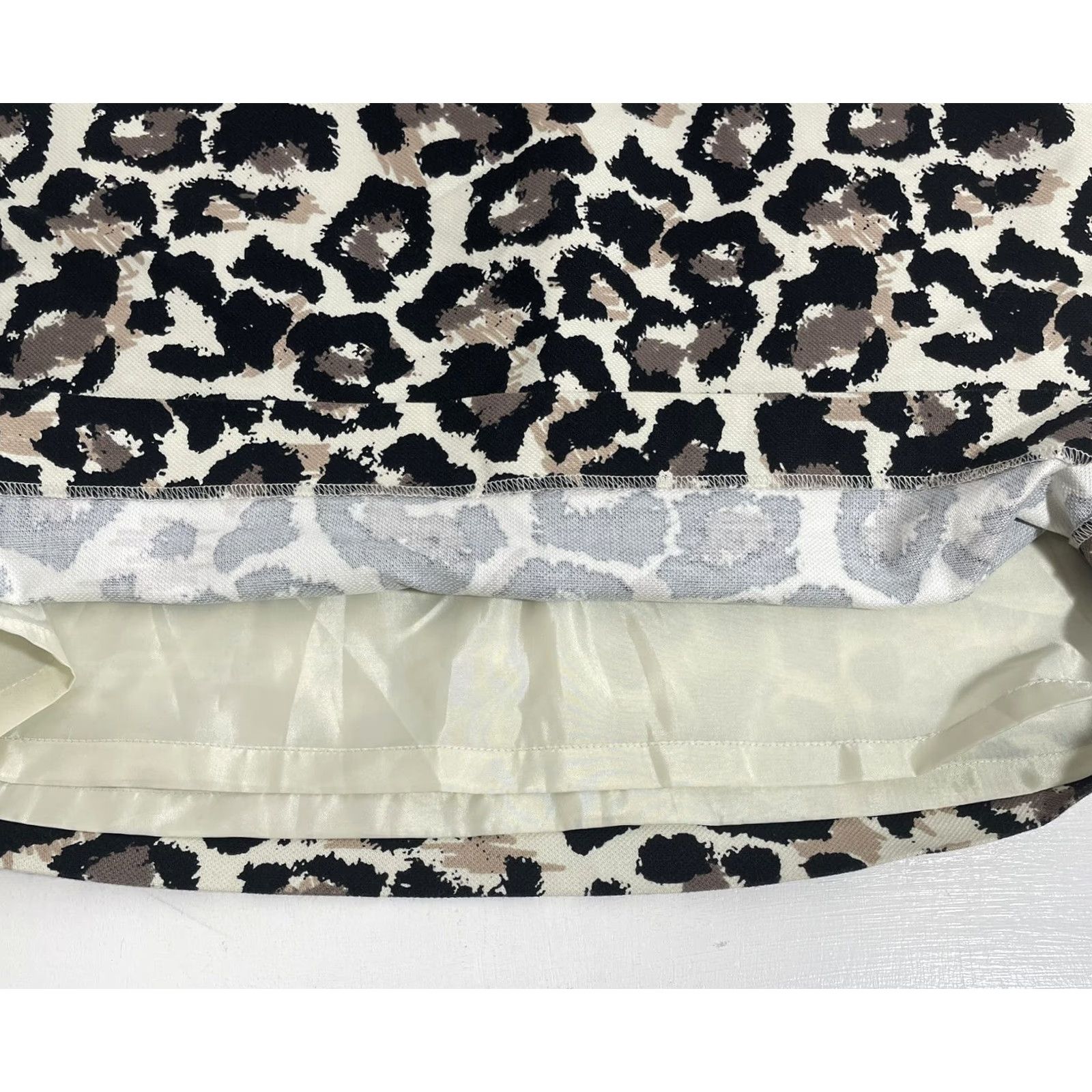 Ann Taylor VINTAGE Ann Taylor Loft Skirt 6 Women Knee Length Animal Print Pockets NWT Size 28" / US 6 / IT 42 - 2 Thumbnail