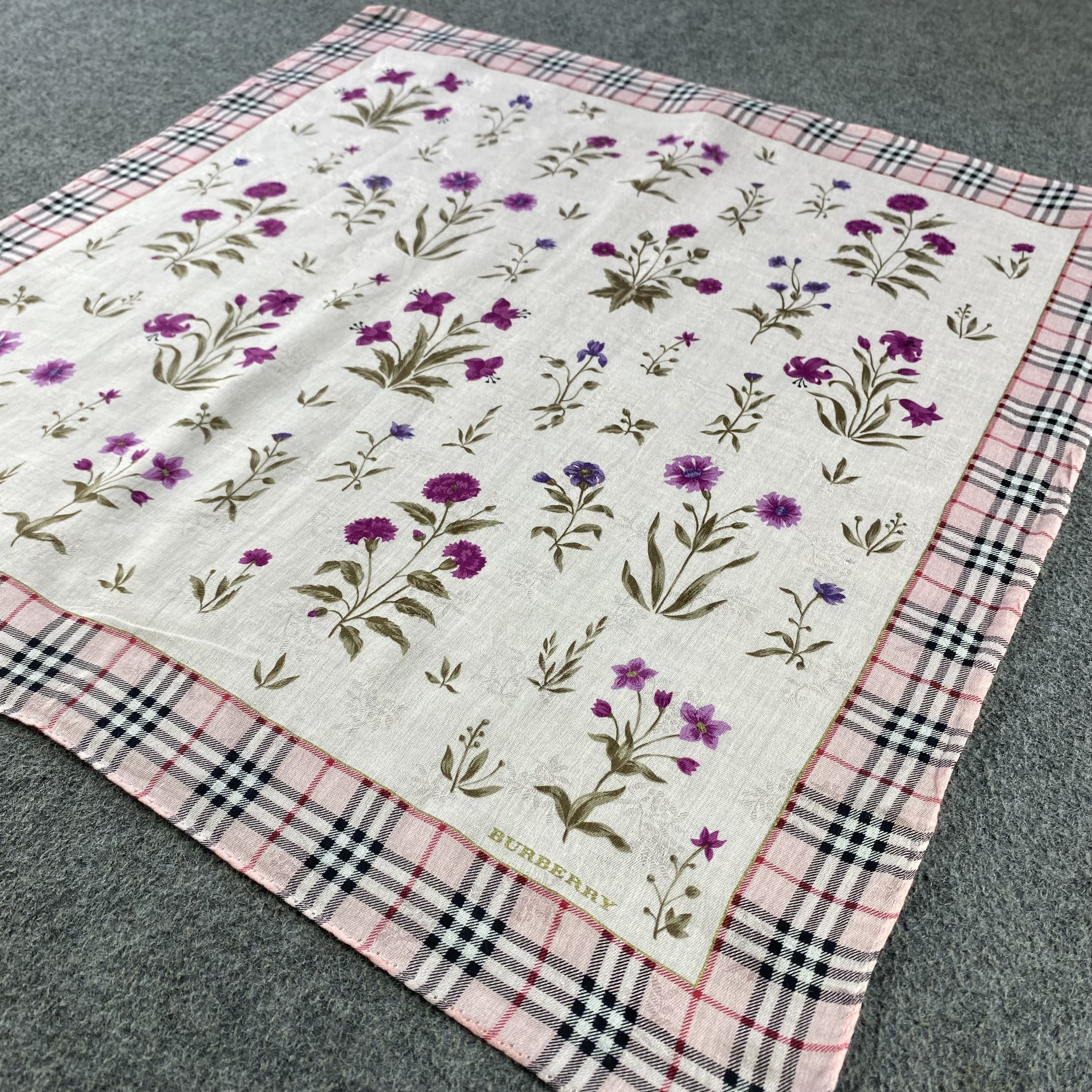 Burberry × Vintage Burberry Handkerchief/Neckerchief/Bandana HC602 Size ONE SIZE - 2 Thumbnail