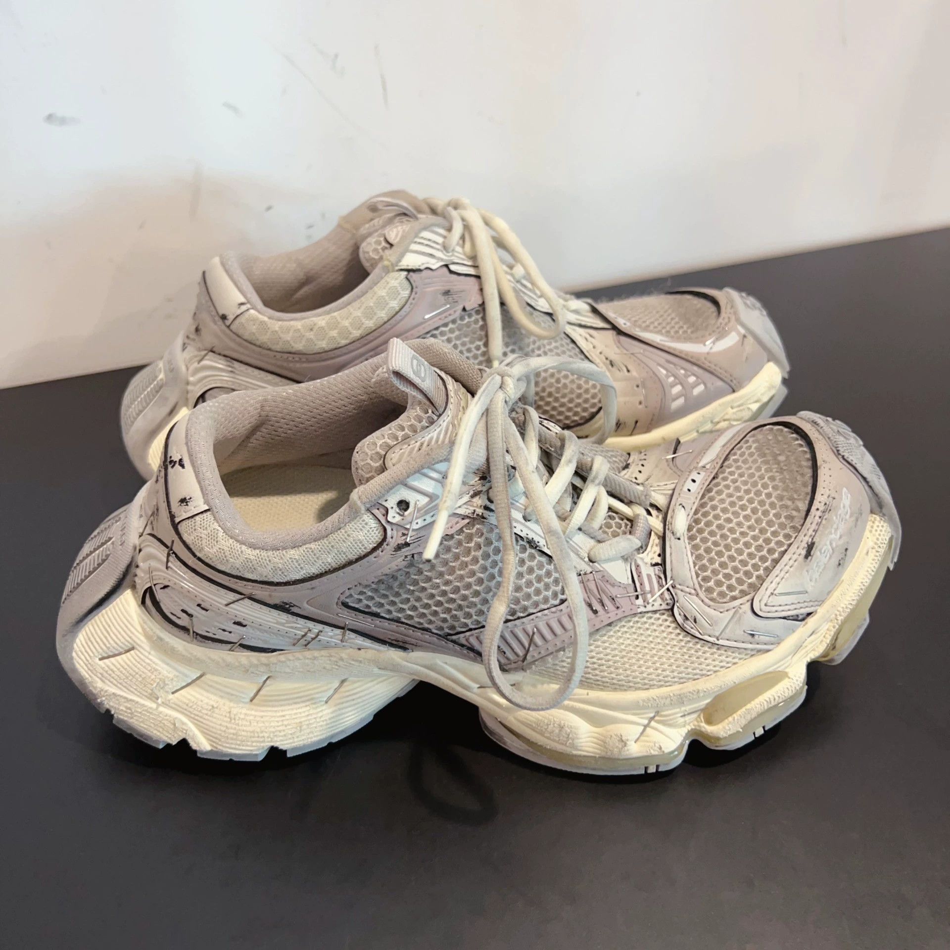Balenciaga balenciaga dad sneakers size 36 Size US 5 / EU 37 - 1 Thumbnail
