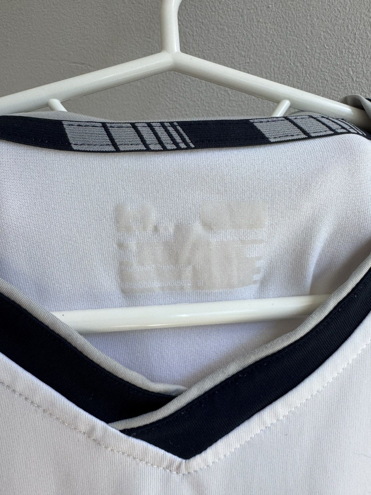 Under Armour TOTTENHAM HOTSPUR 2015 2016 FOOTBALL SHIRT SOCCER JERSEY Size US M / EU 48-50 / 2 - 10 Thumbnail