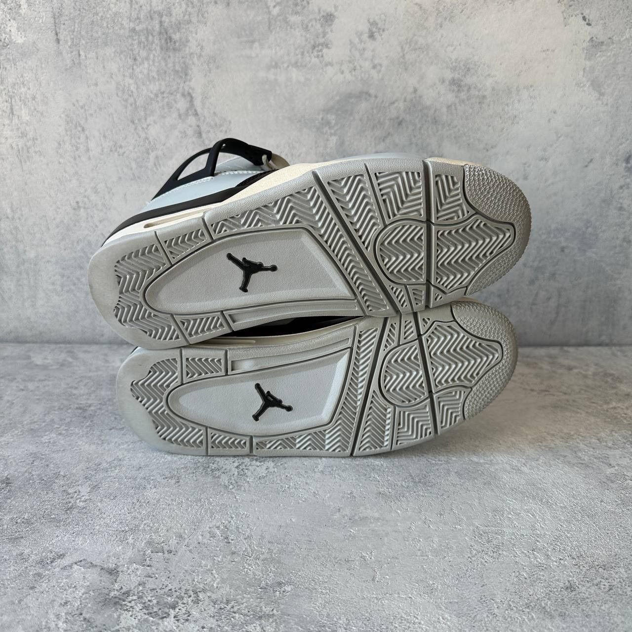 Jordan Brand Jordan 4 Retro Platinum Gold (GS) Size EU 40 Size US 7 / IT 37 - 7 Thumbnail