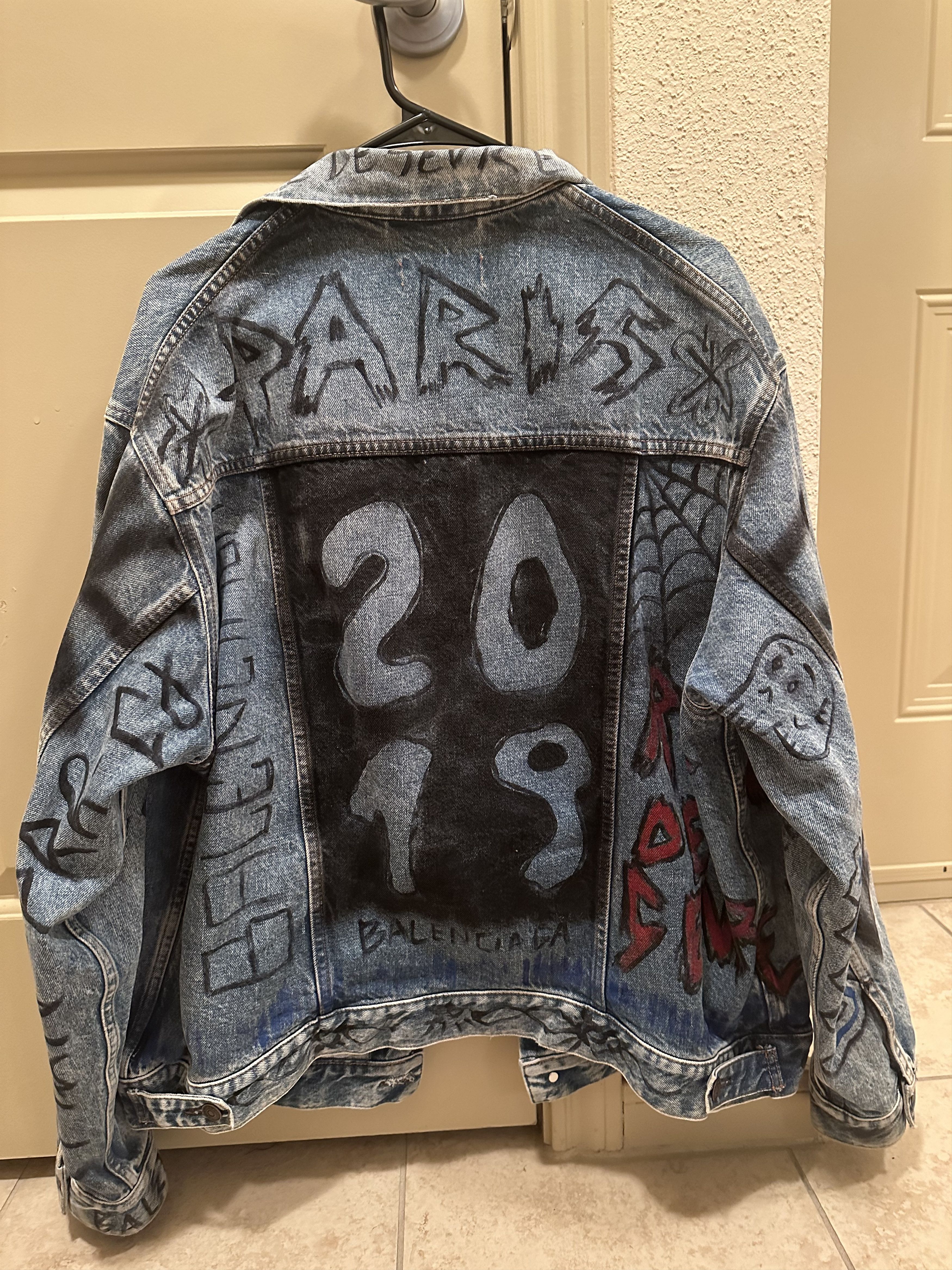 Balenciaga Balenciaga Denim Graffiti Paint Jacket Size US L / EU 52-54 / 3 - 2 Thumbnail