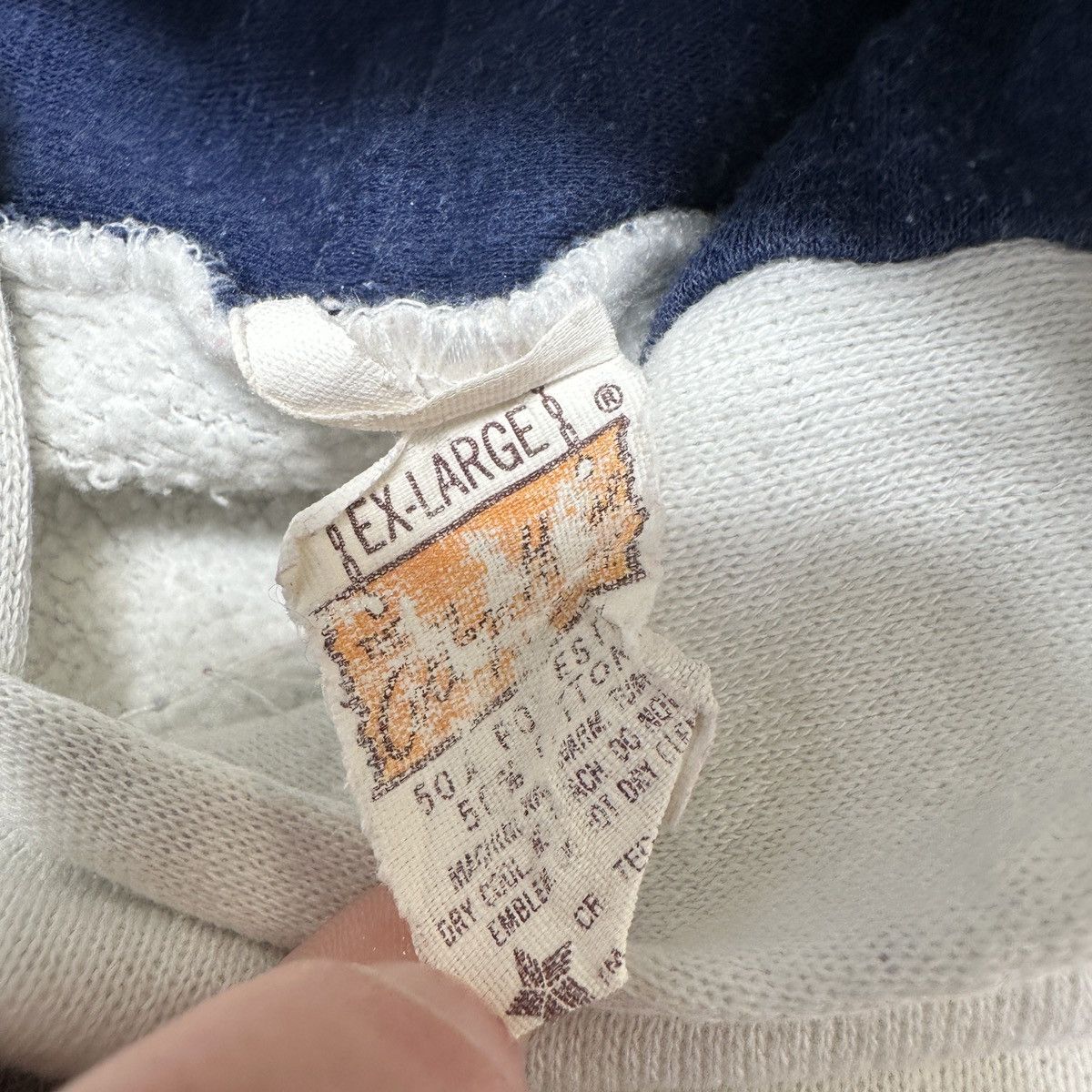 Vintage Vintage Villa Maria College hoodie Size US XL / EU 56 / 4 - 5 Thumbnail