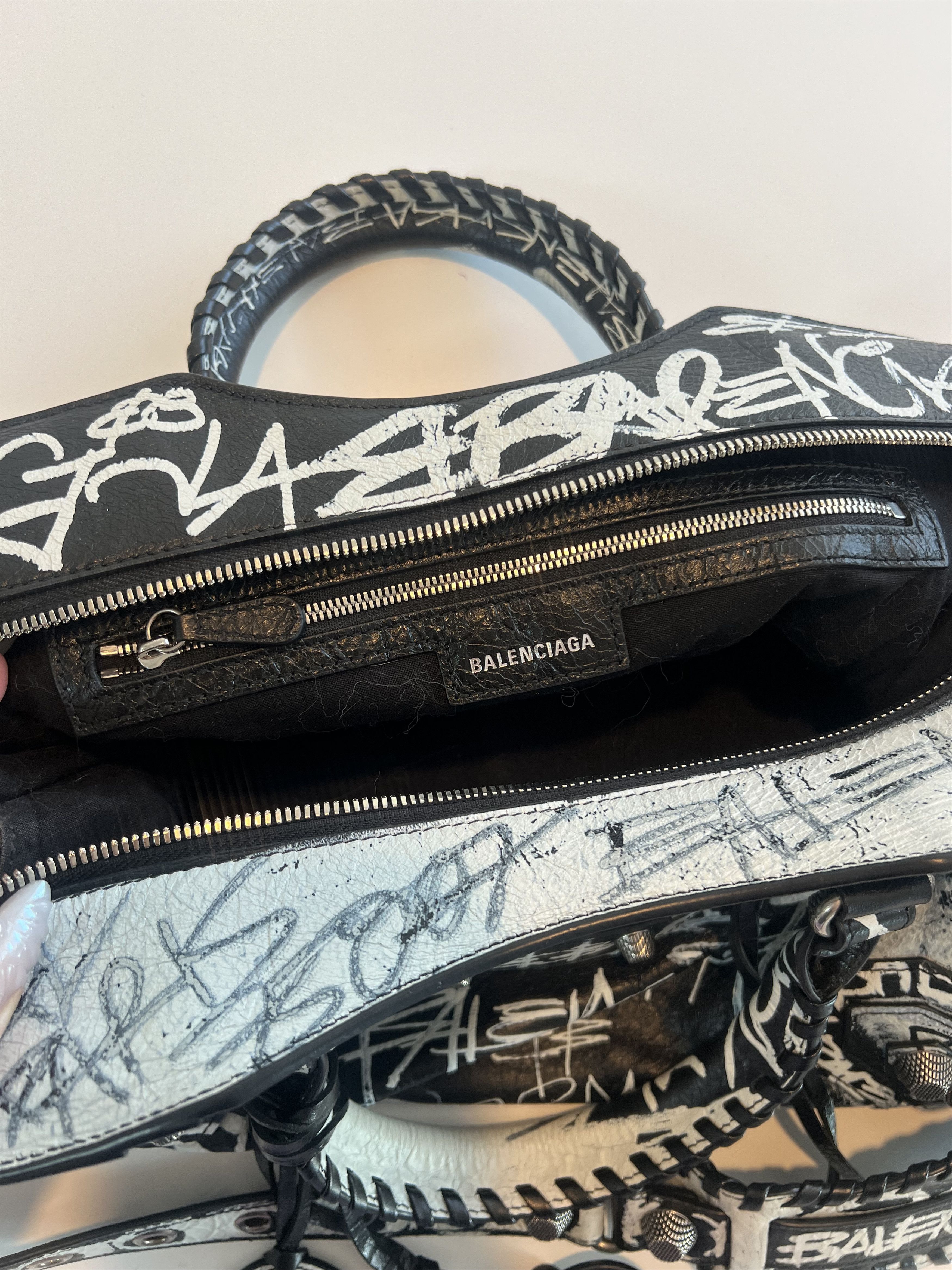 Balenciaga Neo Cagole City leather crossbody bag Size ONE SIZE - 8 Thumbnail