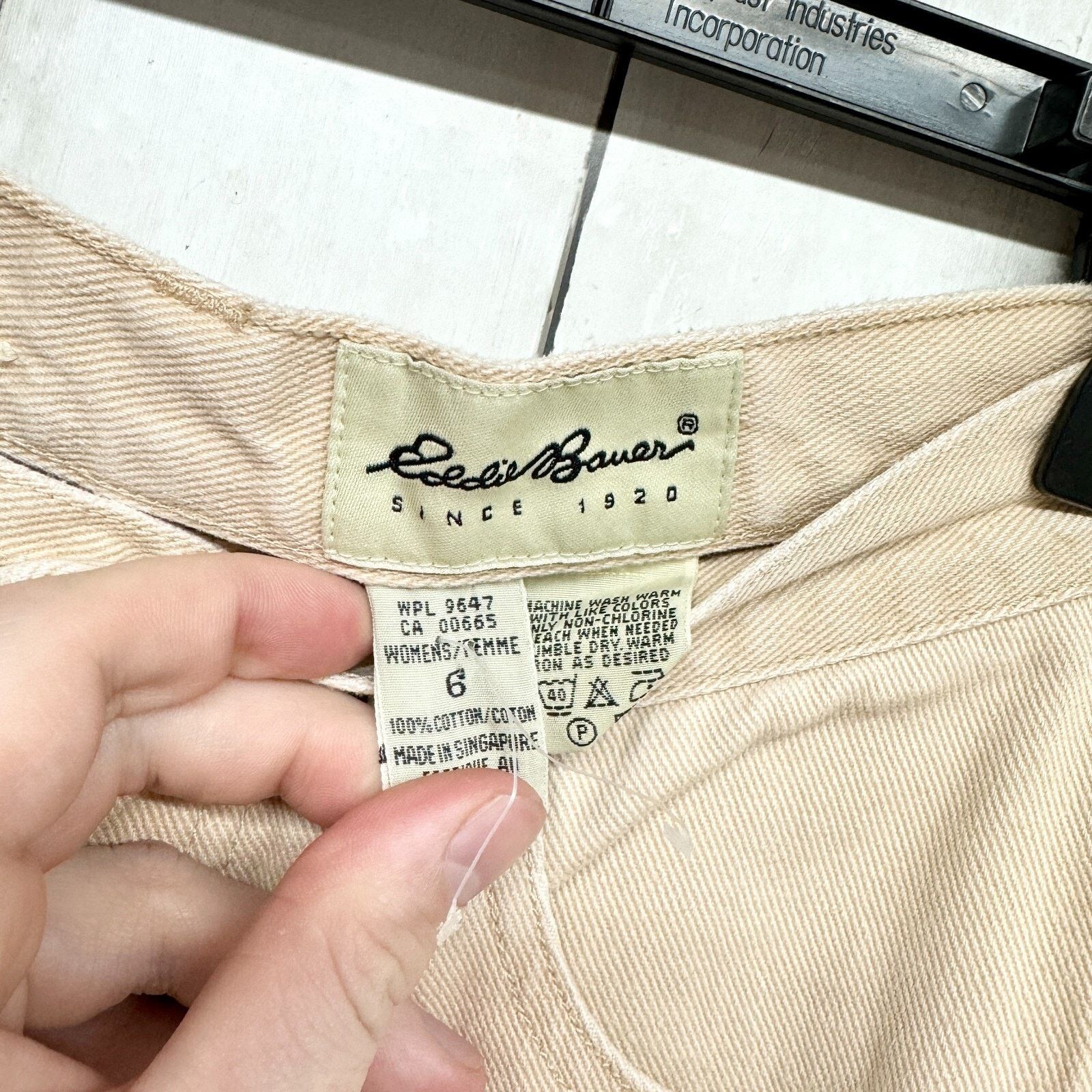 Eddie Bauer Eddie Bauer Jeans 6 Cream Relaxed Straight Cotton 5-Pocket Size 28" / US 6 / IT 42 - 3 Thumbnail