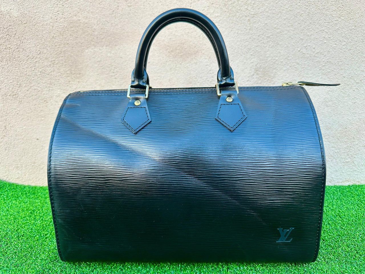 Louis Vuitton Authentic Louis Vuitton Black Epi Leather Speedy 30 Handbag Size ONE SIZE - 1 Thumbnail