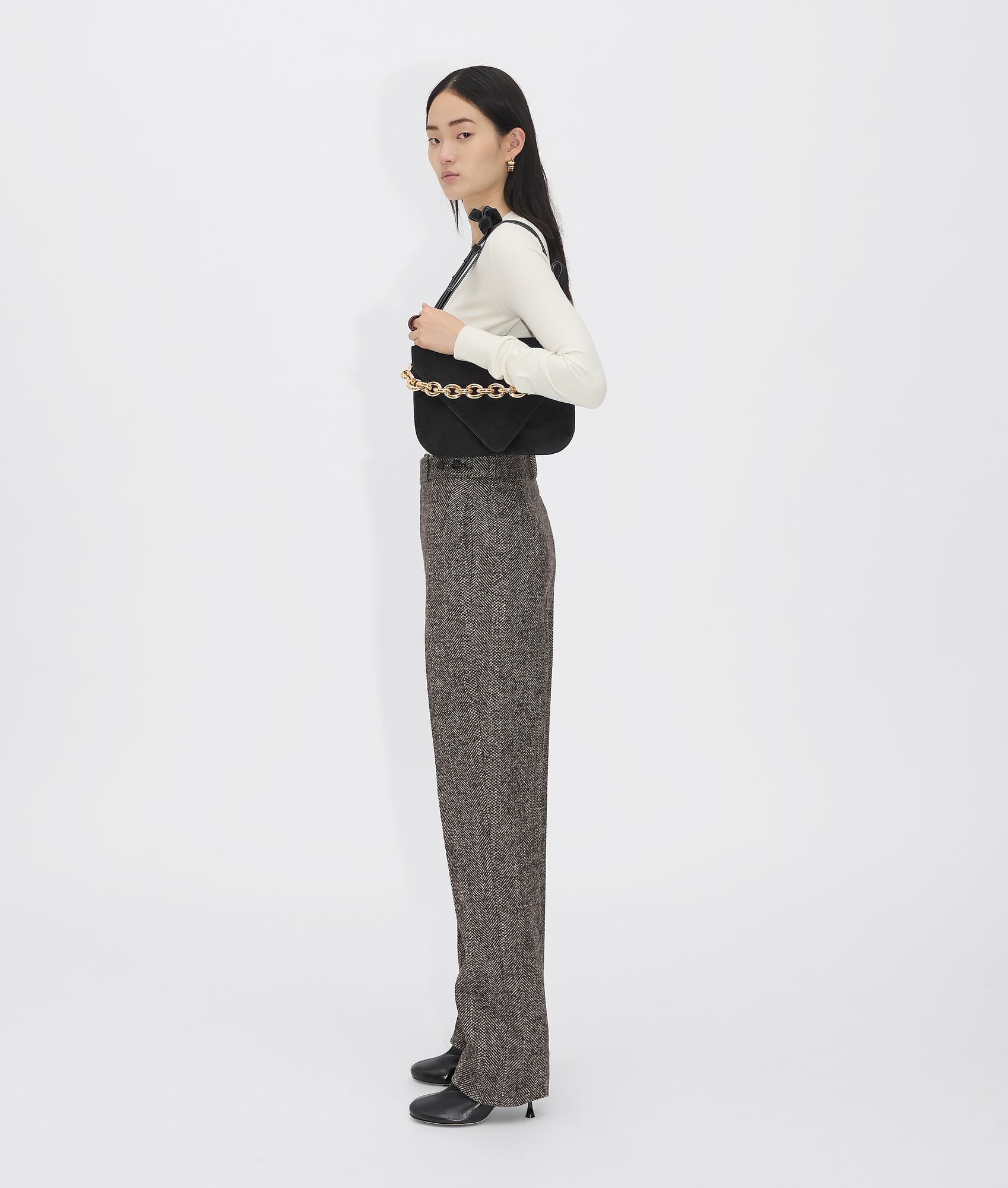 Bottega Veneta o1n1vont0325 Size: OS / Mount Bag in Black Size ONE SIZE - 4 Thumbnail