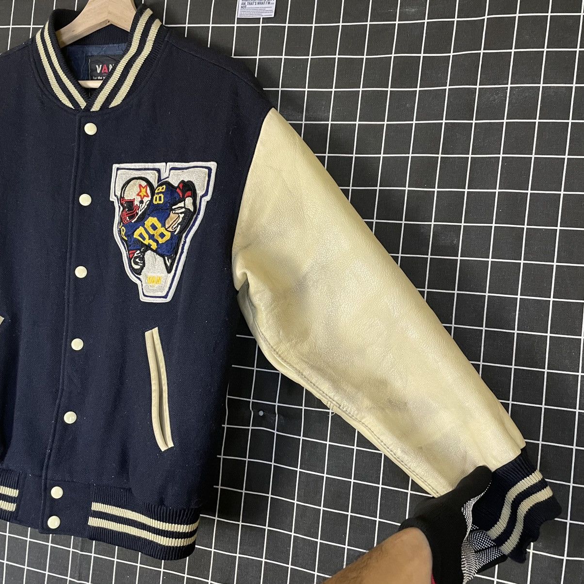 Van VINTAGE VAN JAC LEATHER SLEEVE WOOL VARSITY JACKET Size US L / EU 52-54 / 3 - 9 Thumbnail