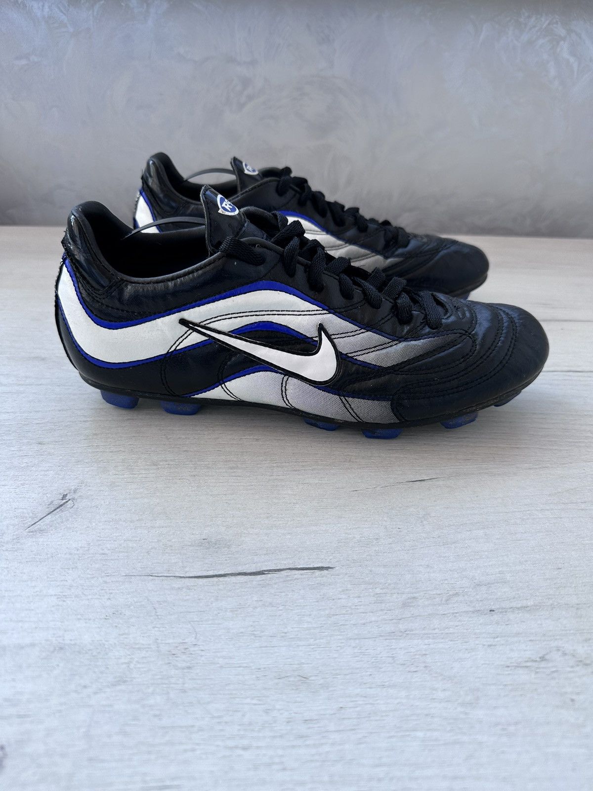 Nike × Vintage Nike Mercurial R9 Ronaldo Fenomeno 2000 Football Cleats US10 Size US 10 / EU 43 - 1 Thumbnail