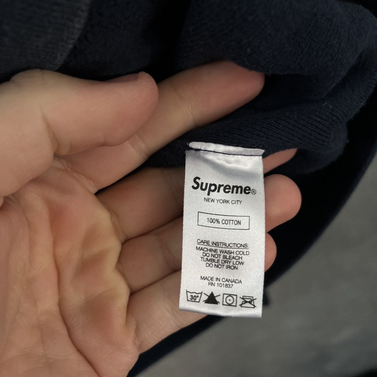 Supreme Supreme Hoodie size L Size US L / EU 52-54 / 3 - 13 Thumbnail