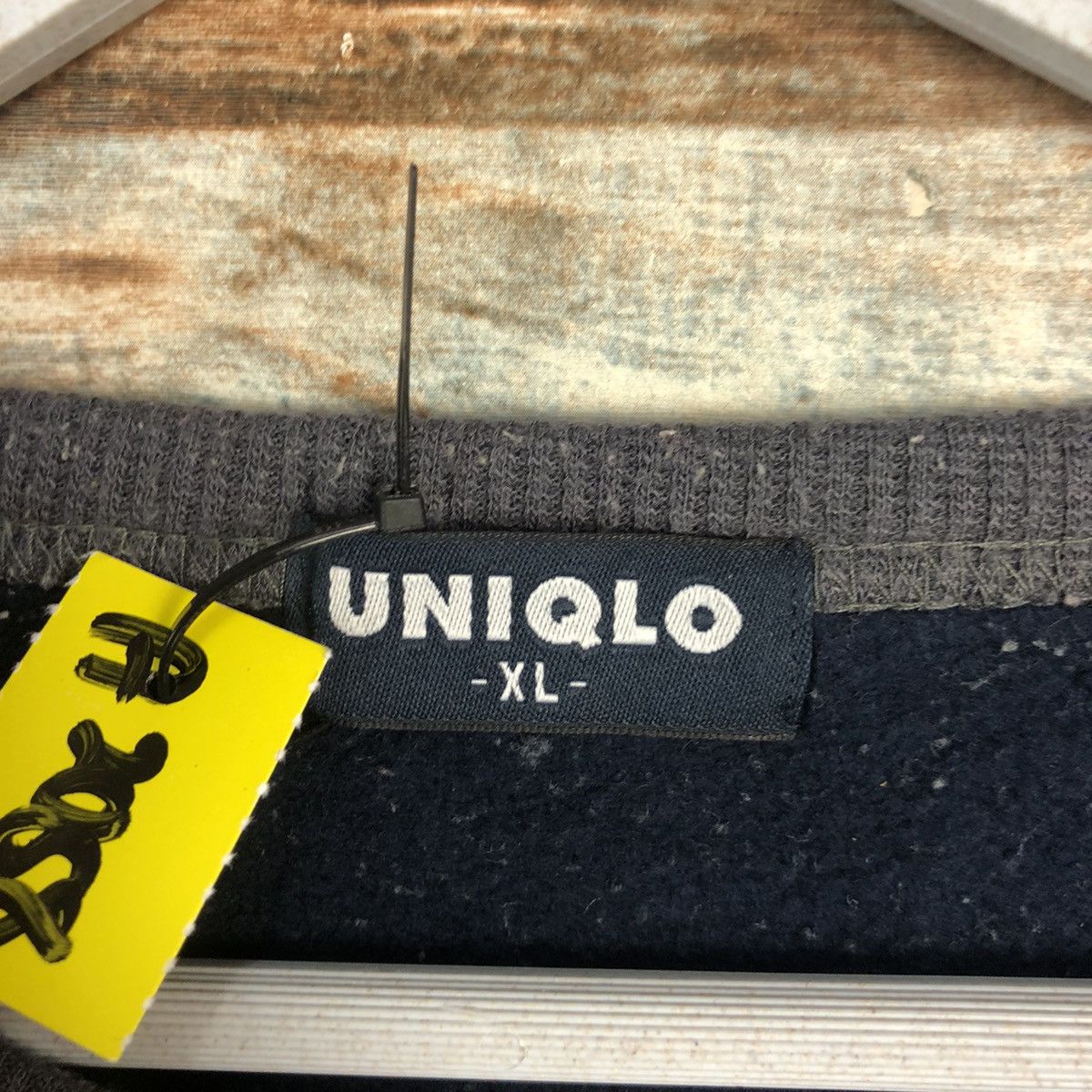 Uniqlo Uniqlo japan vintage Black Sweatshirt #A2058 Size US XL / EU 56 / 4 - 10 Thumbnail