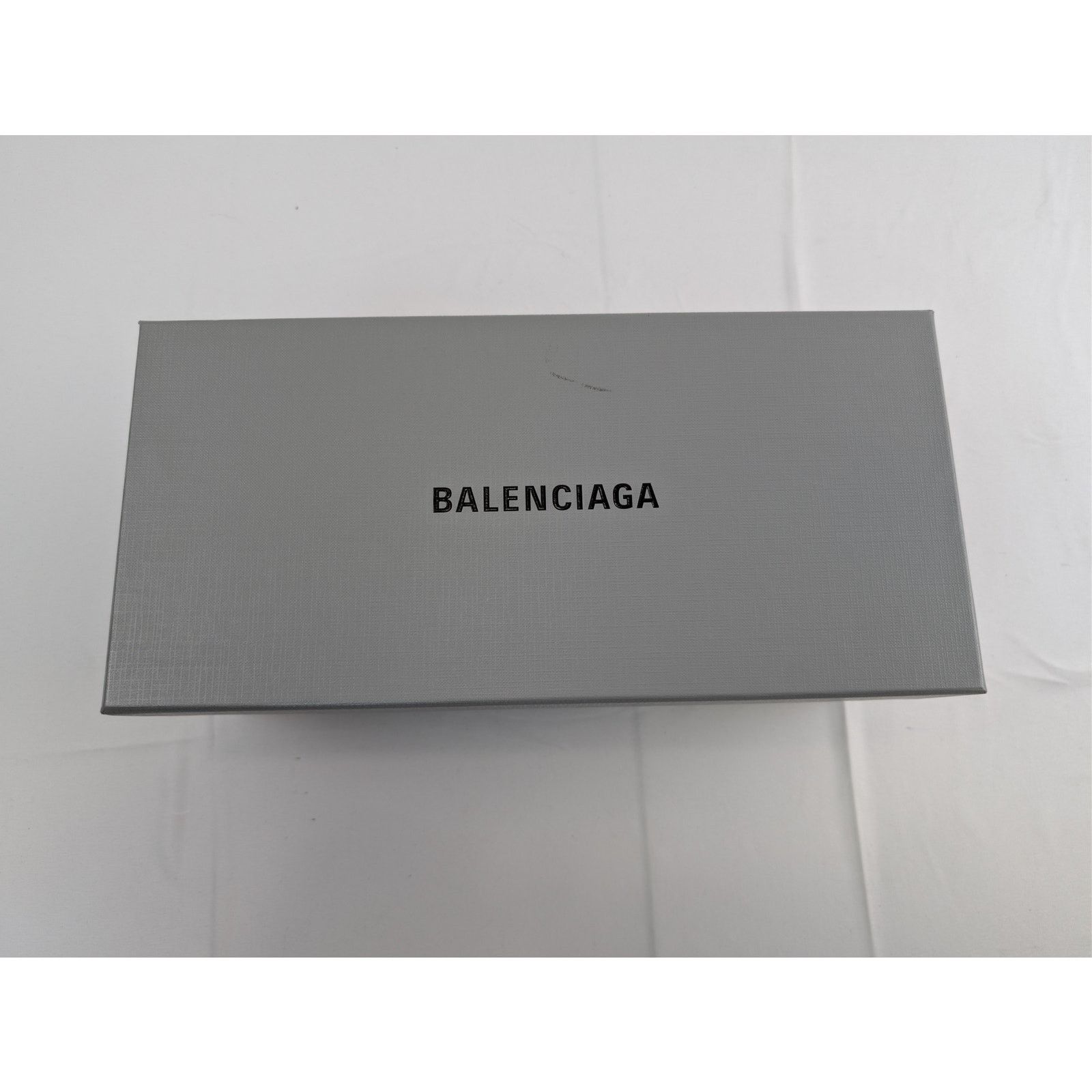 Balenciaga o1rshd1 Pool Slides Rubber Logo Slippers in White/Black Size US 10 / EU 43 - 19 Thumbnail