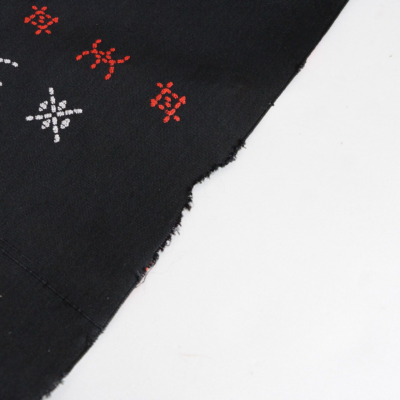 Japanese Brand Japan Vintage Embroidered Cotton Textile in Bolt Size ONE SIZE - 3 Thumbnail