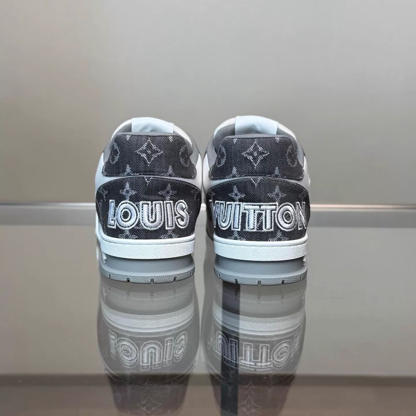 Louis Vuitton LV Trainer White/Gray Denim Velcro UK9 (43) 99 Size US 10 / EU 43 - 3 Thumbnail