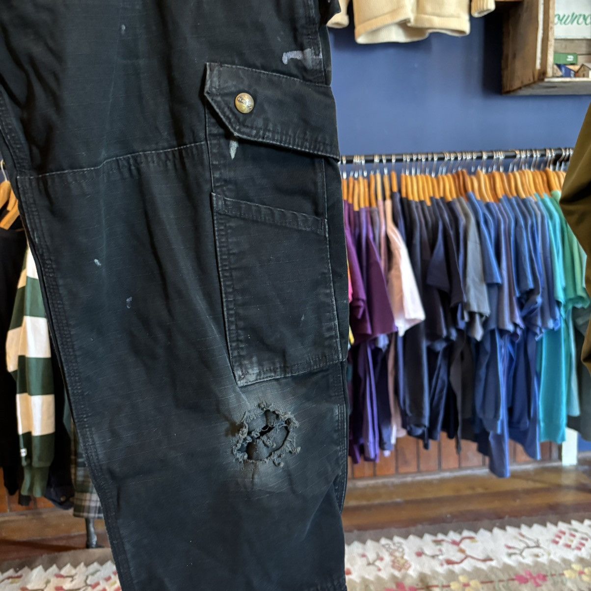 Carhartt × Vintage Vintage 00s Carhartt Distressed Black Canvas Cargo Pants Size US 34 / EU 50 - 3 Thumbnail