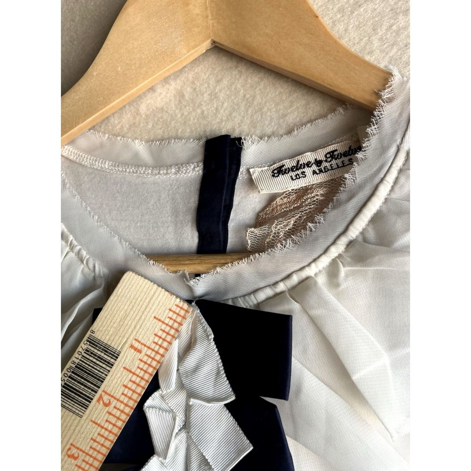 Vintage Twelve by Twelve Cream Blue Top Small Short Sleeve Heart Ruffle T-Shirt Women Size S / US 4 / IT 40 - 5 Thumbnail