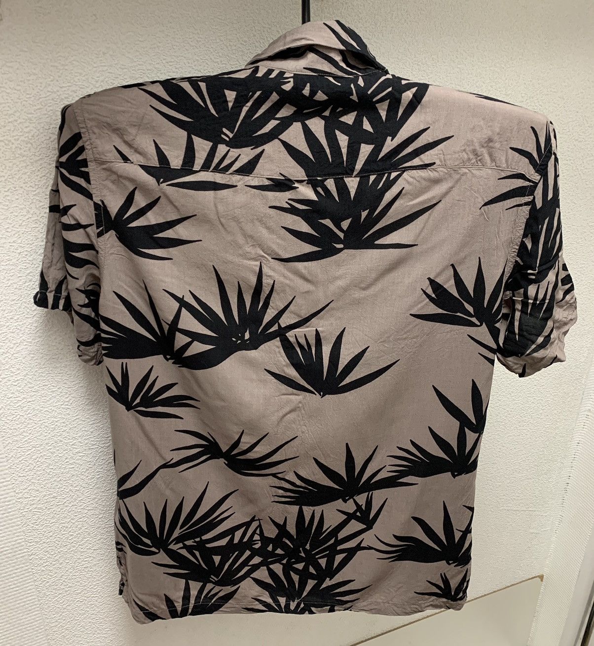 Allsaints Allsaints fullprint flower shirt M sz Japanese brand Size US M / EU 48-50 / 2 - 2 Thumbnail